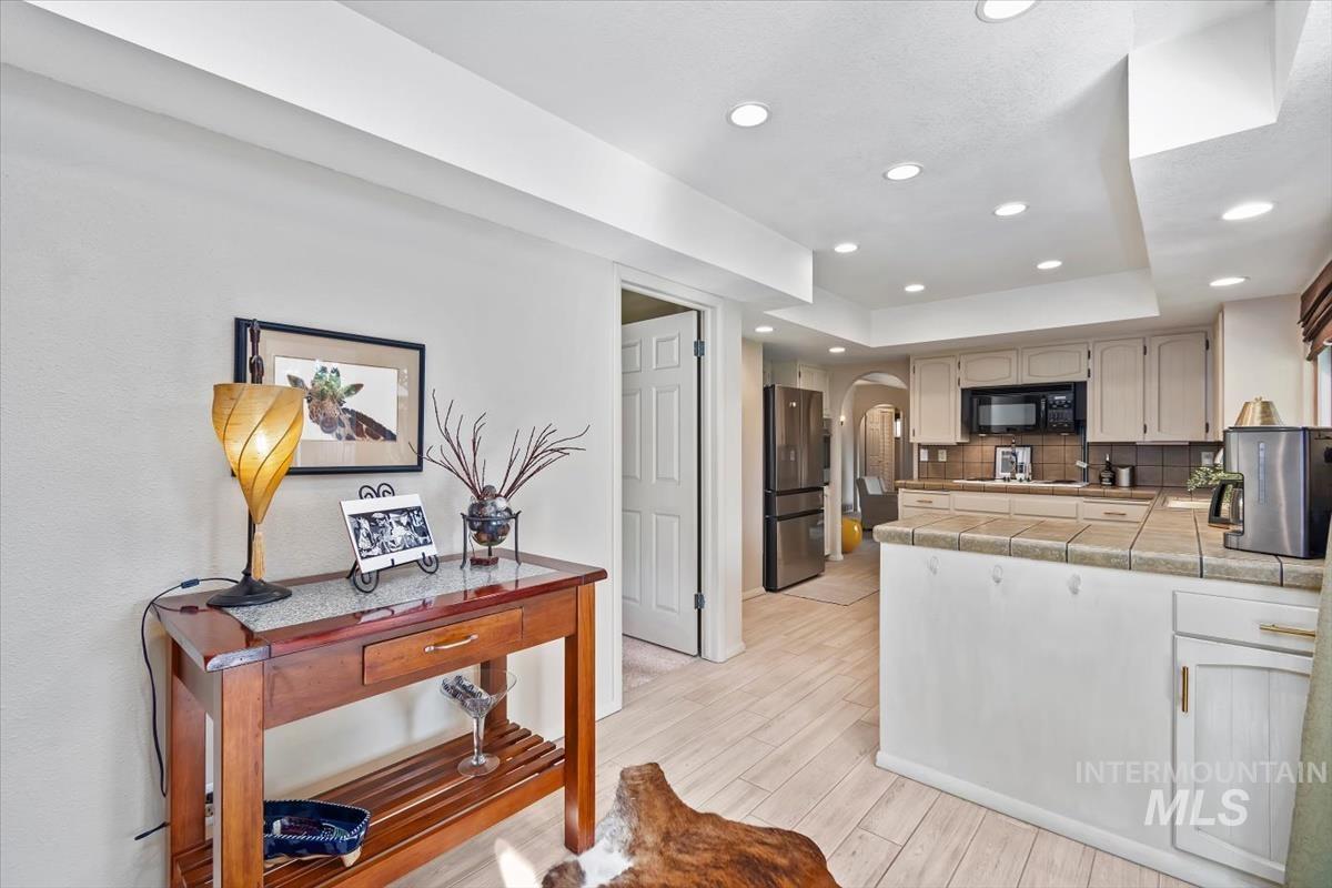 2570 Bruins Circle, Boise, Idaho 83704, 4 Bedrooms, 2.5 Bathrooms, Residential For Sale, Price $699,900,MLS 99003035