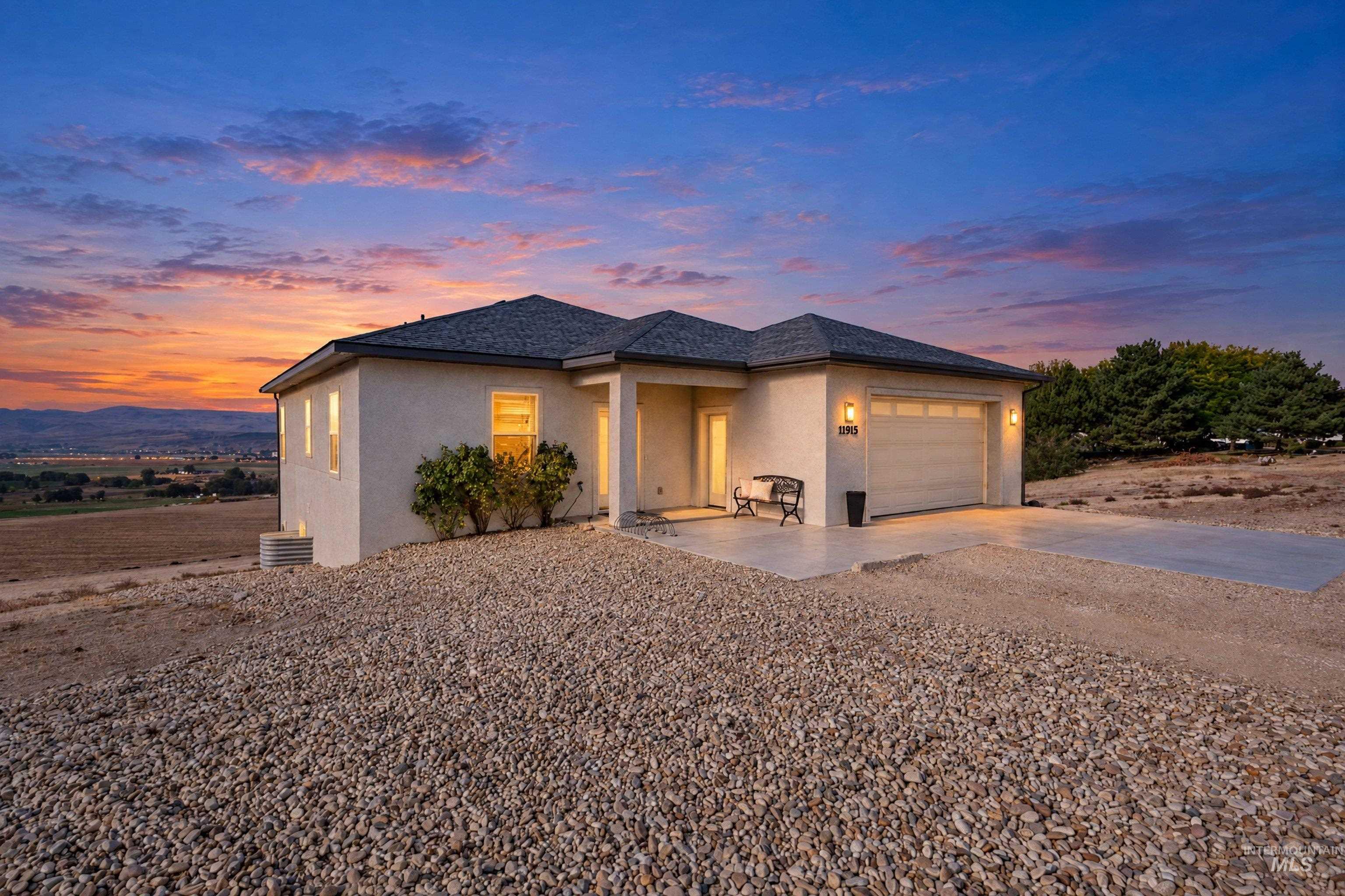 11915 Lawrence, Caldwell, Idaho 83607, 3 Bedrooms, 3 Bathrooms, Residential For Sale, Price $769,900,MLS 99003038