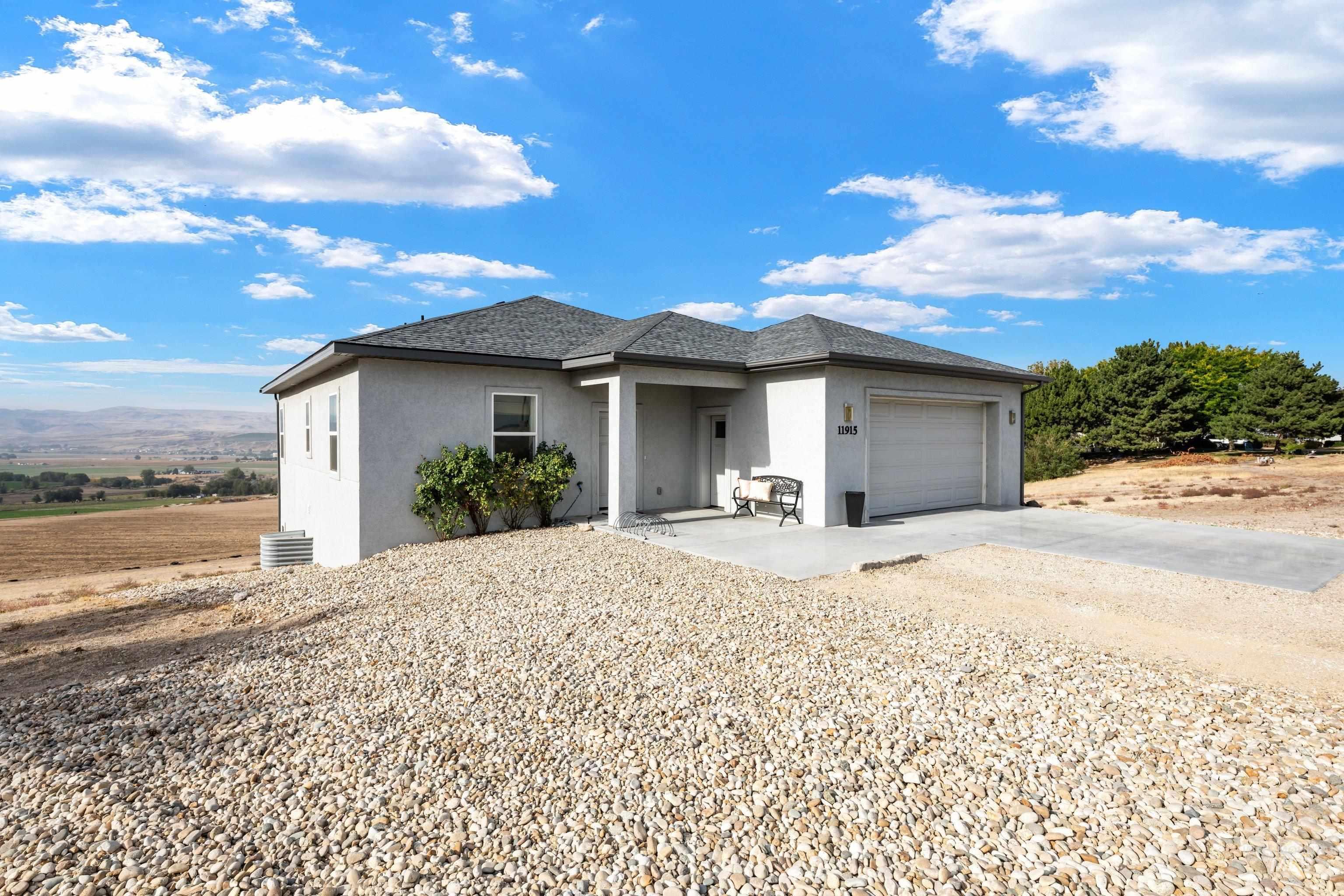 11915 Lawrence, Caldwell, Idaho 83607, 3 Bedrooms, 3 Bathrooms, Residential For Sale, Price $769,900,MLS 99003038