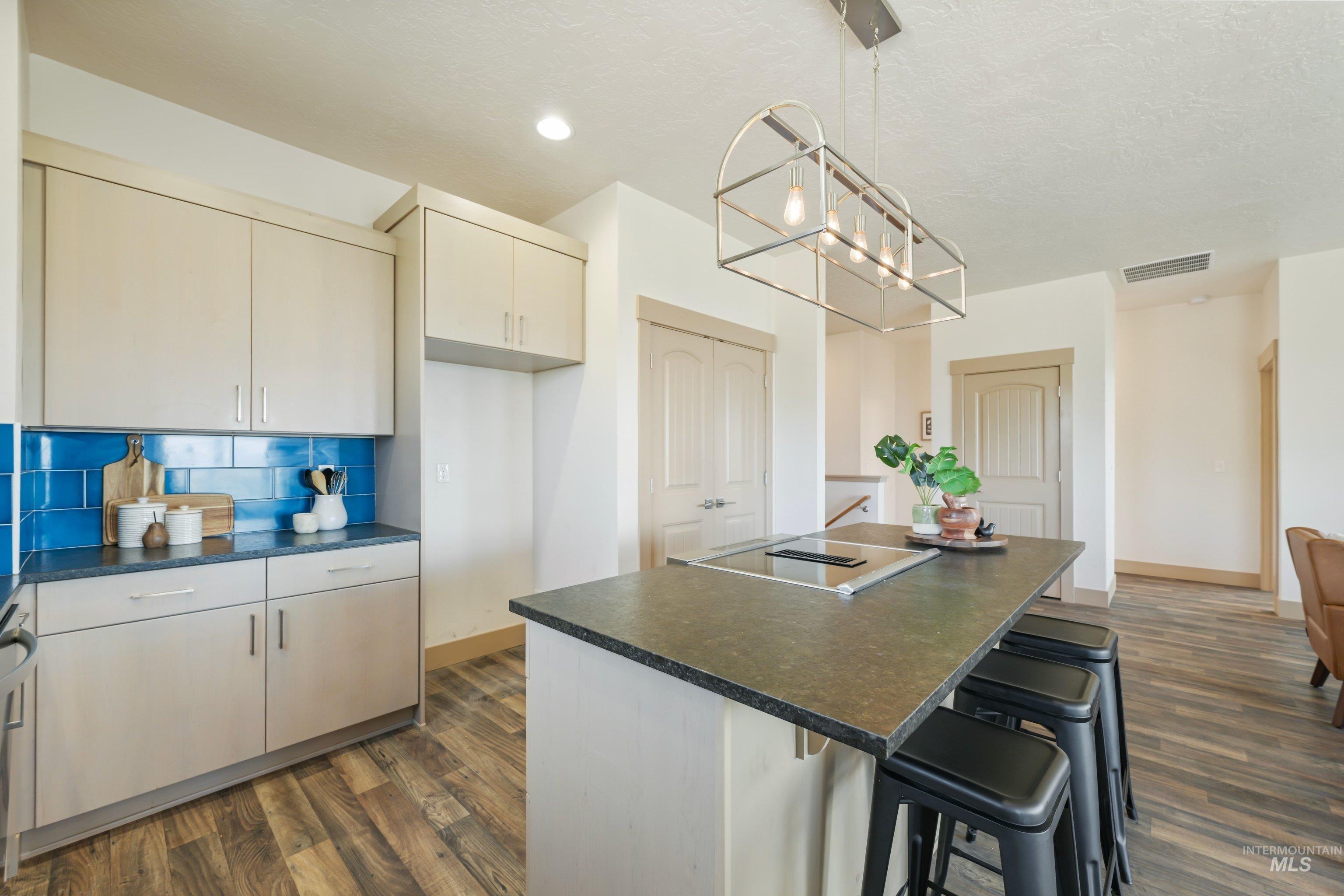 11915 Lawrence, Caldwell, Idaho 83607, 3 Bedrooms, 3 Bathrooms, Residential For Sale, Price $769,900,MLS 99003038