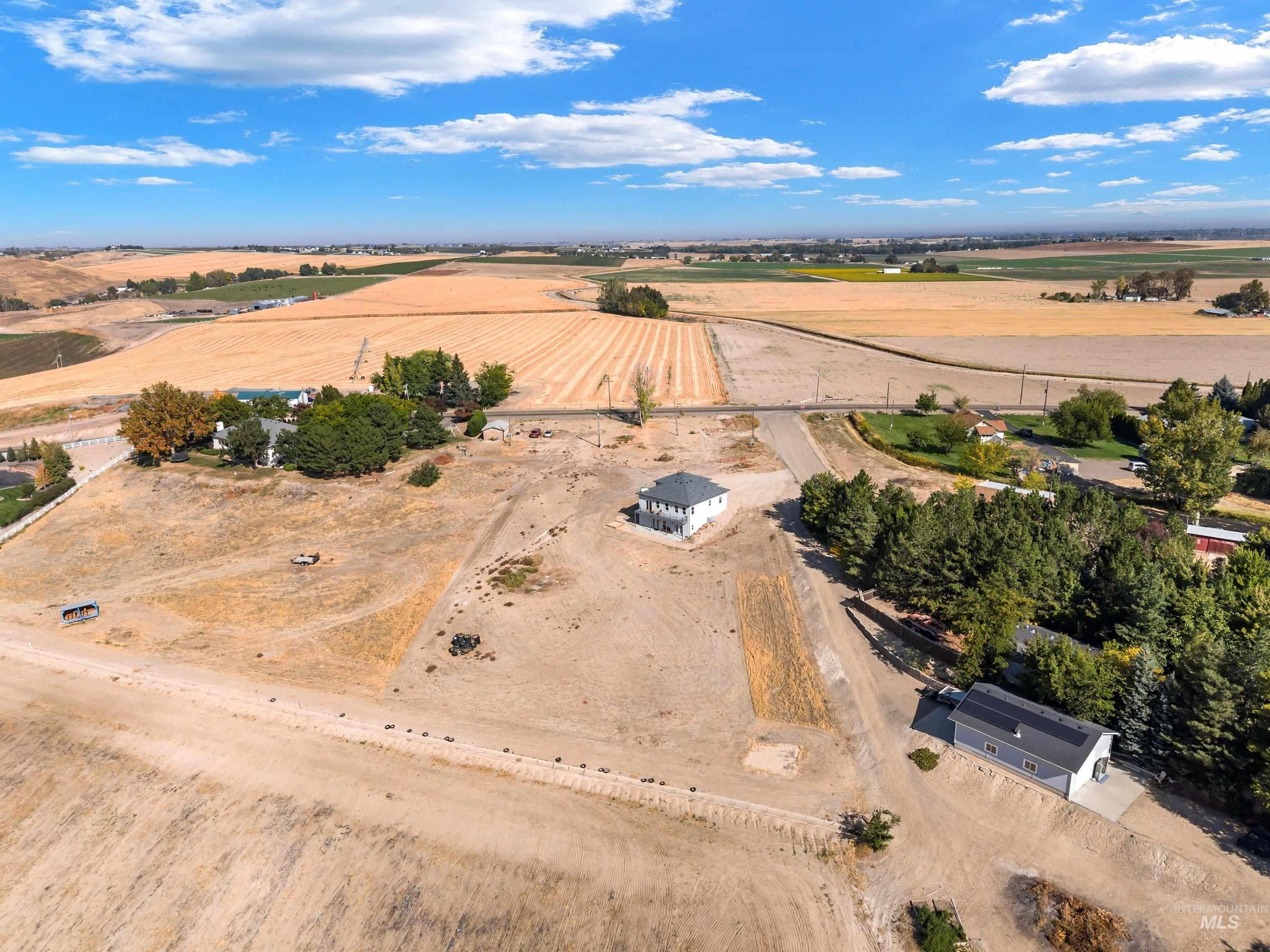 11915 Lawrence, Caldwell, Idaho 83607, 3 Bedrooms, 3 Bathrooms, Residential For Sale, Price $769,900,MLS 99003038