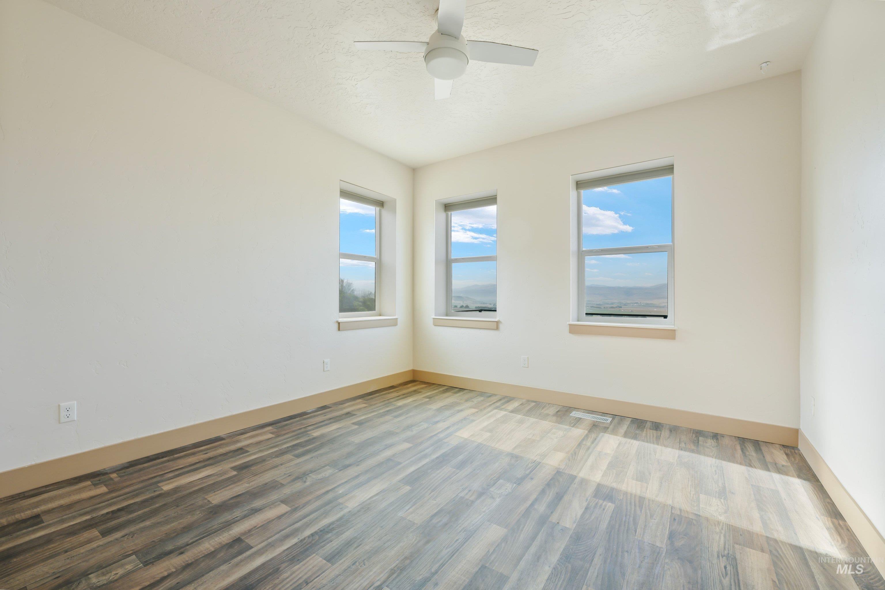 11915 Lawrence, Caldwell, Idaho 83607, 3 Bedrooms, 3 Bathrooms, Residential For Sale, Price $769,900,MLS 99003038