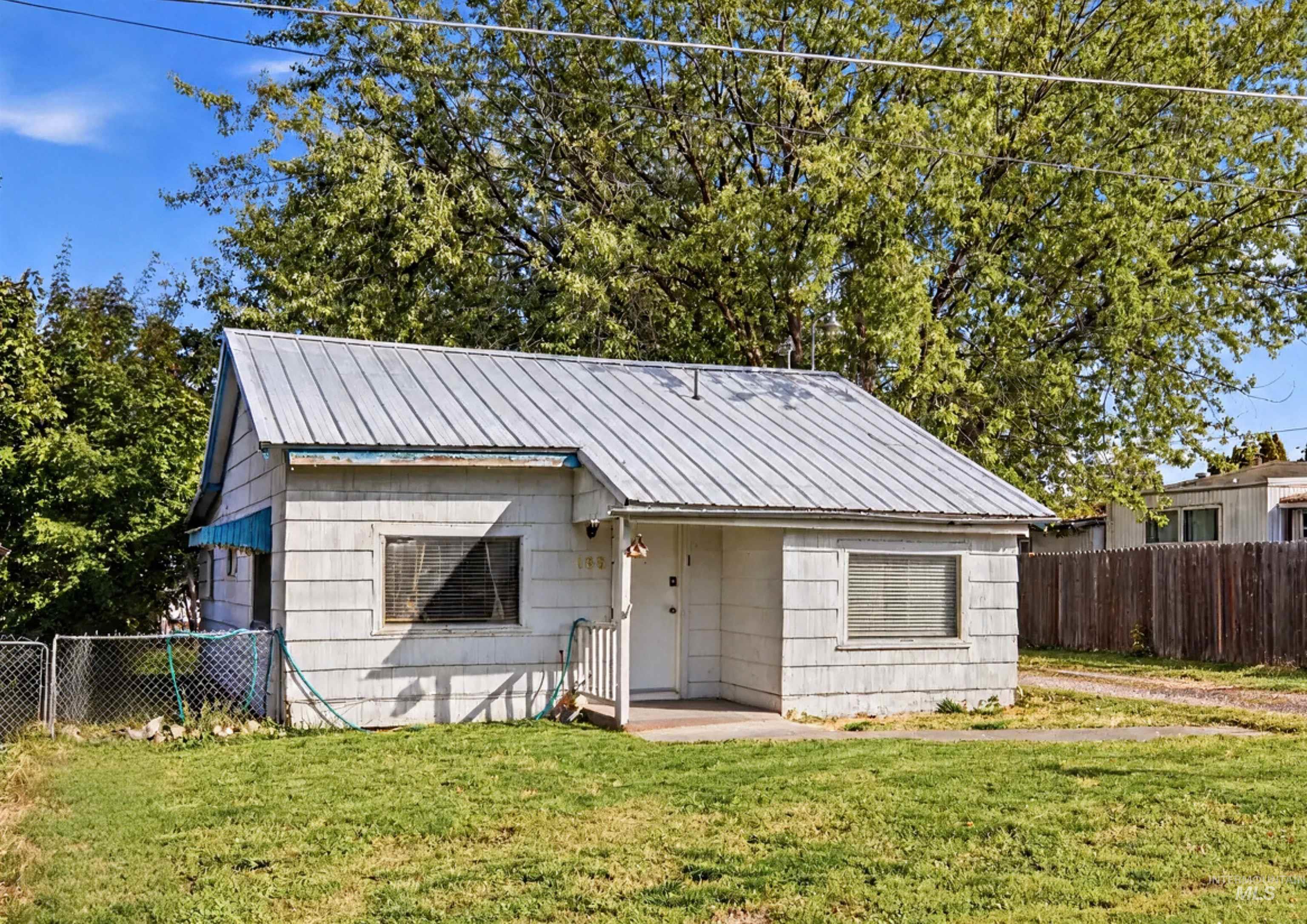 135 Garden Ct, Lewiston, Idaho 83501, 2 Bedrooms, 1 Bathroom, Residential For Sale, Price $170,000,MLS 99003044