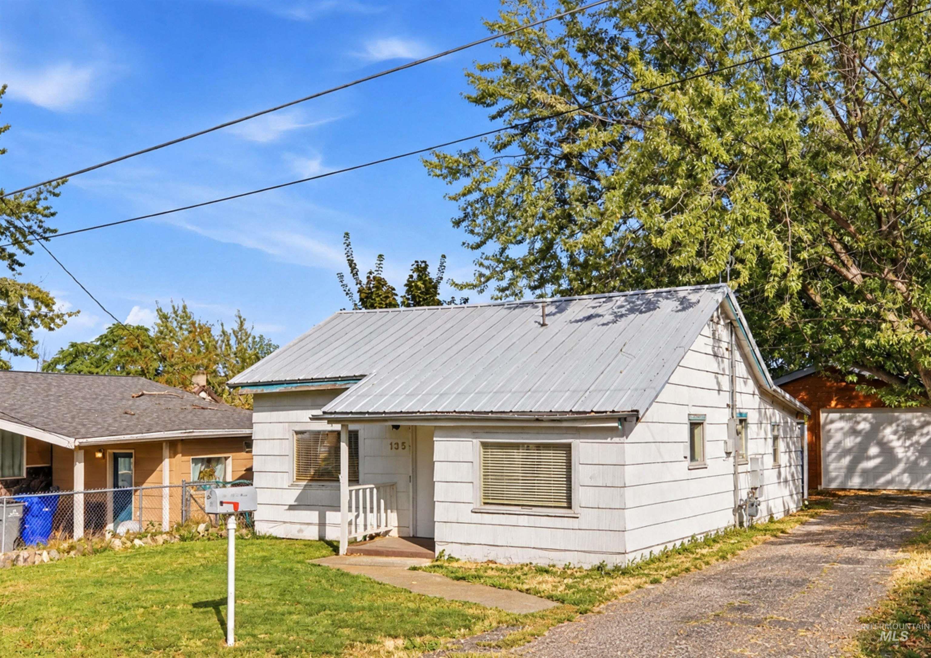 135 Garden Ct, Lewiston, Idaho 83501, 2 Bedrooms, 1 Bathroom, Residential For Sale, Price $170,000,MLS 99003044
