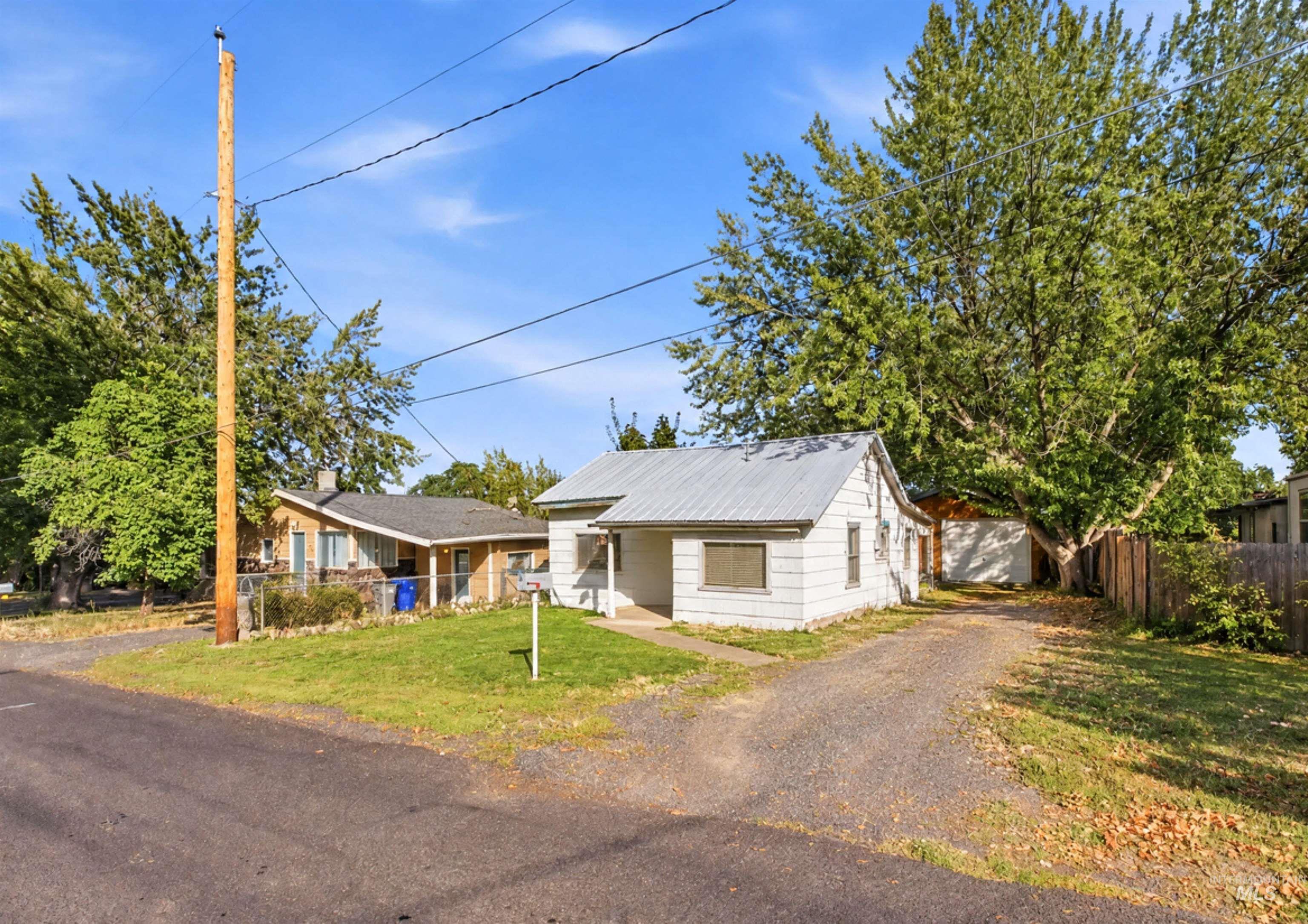 135 Garden Ct, Lewiston, Idaho 83501, 2 Bedrooms, 1 Bathroom, Residential For Sale, Price $170,000,MLS 99003044