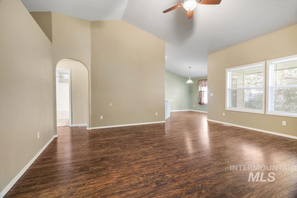 1005 Mallard St, Fruitland, Idaho 83619, 3 Bedrooms, 2 Bathrooms, Residential For Sale, Price $349,900,MLS 99003045