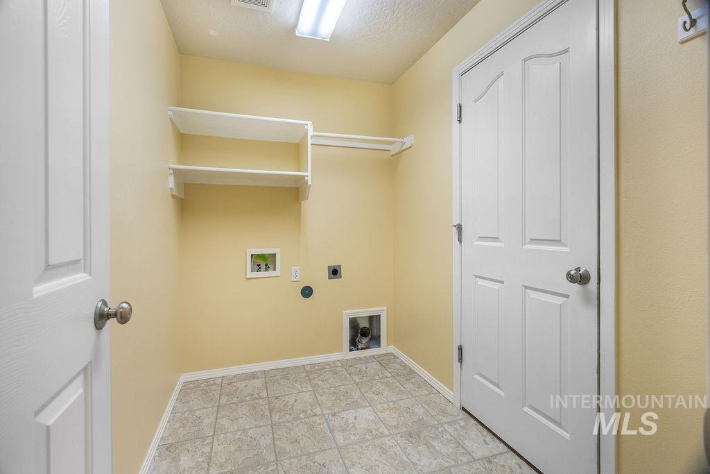 1005 Mallard St, Fruitland, Idaho 83619, 3 Bedrooms, 2 Bathrooms, Residential For Sale, Price $349,900,MLS 99003045