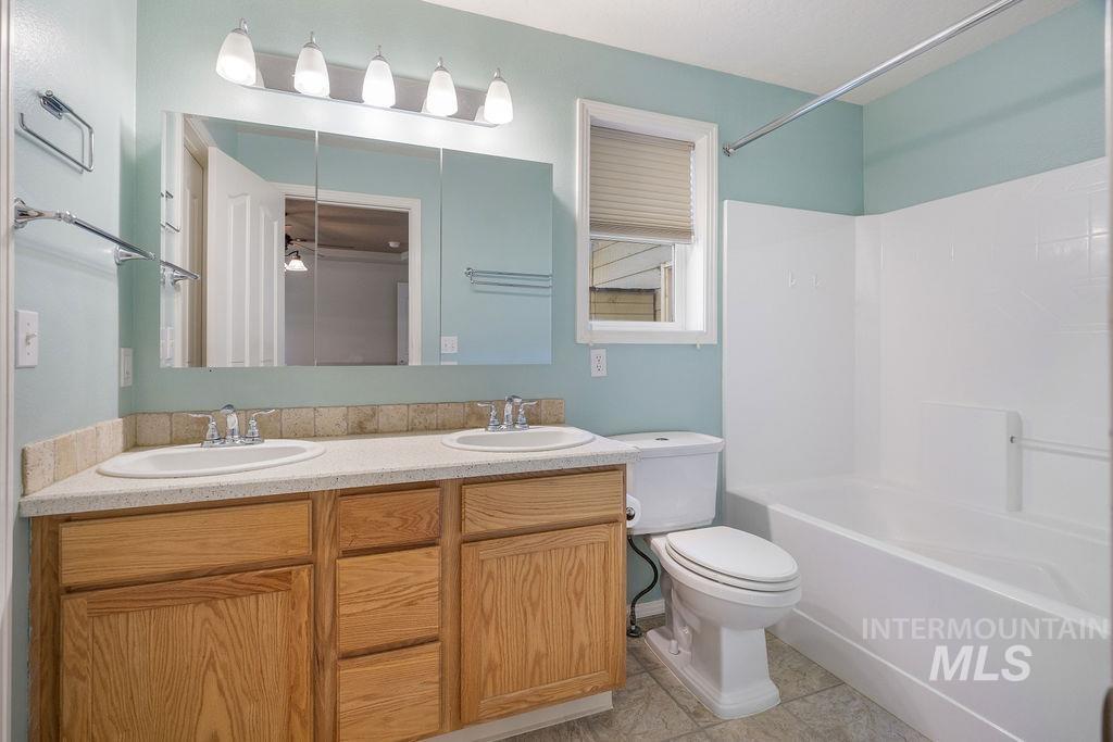 1005 Mallard St, Fruitland, Idaho 83619, 3 Bedrooms, 2 Bathrooms, Residential For Sale, Price $349,900,MLS 99003045