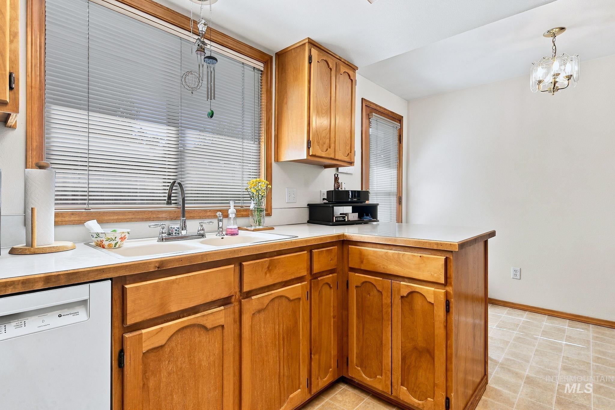 801 W Ivywild Lane, Boise, Idaho 83706, 3 Bedrooms, 2 Bathrooms, Residential For Sale, Price $489,000,MLS 99003049
