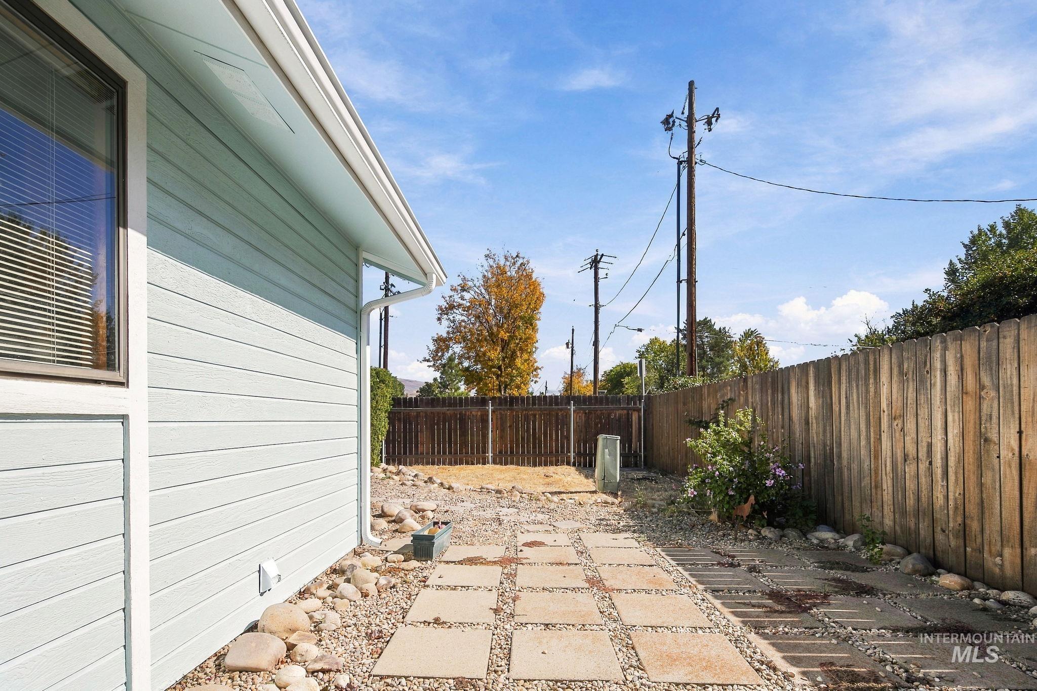 801 W Ivywild Lane, Boise, Idaho 83706, 3 Bedrooms, 2 Bathrooms, Residential For Sale, Price $489,000,MLS 99003049