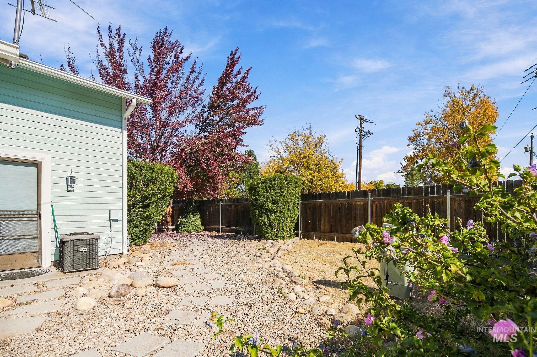 801 W Ivywild Lane, Boise, Idaho 83706, 3 Bedrooms, 2 Bathrooms, Residential For Sale, Price $489,000,MLS 99003049