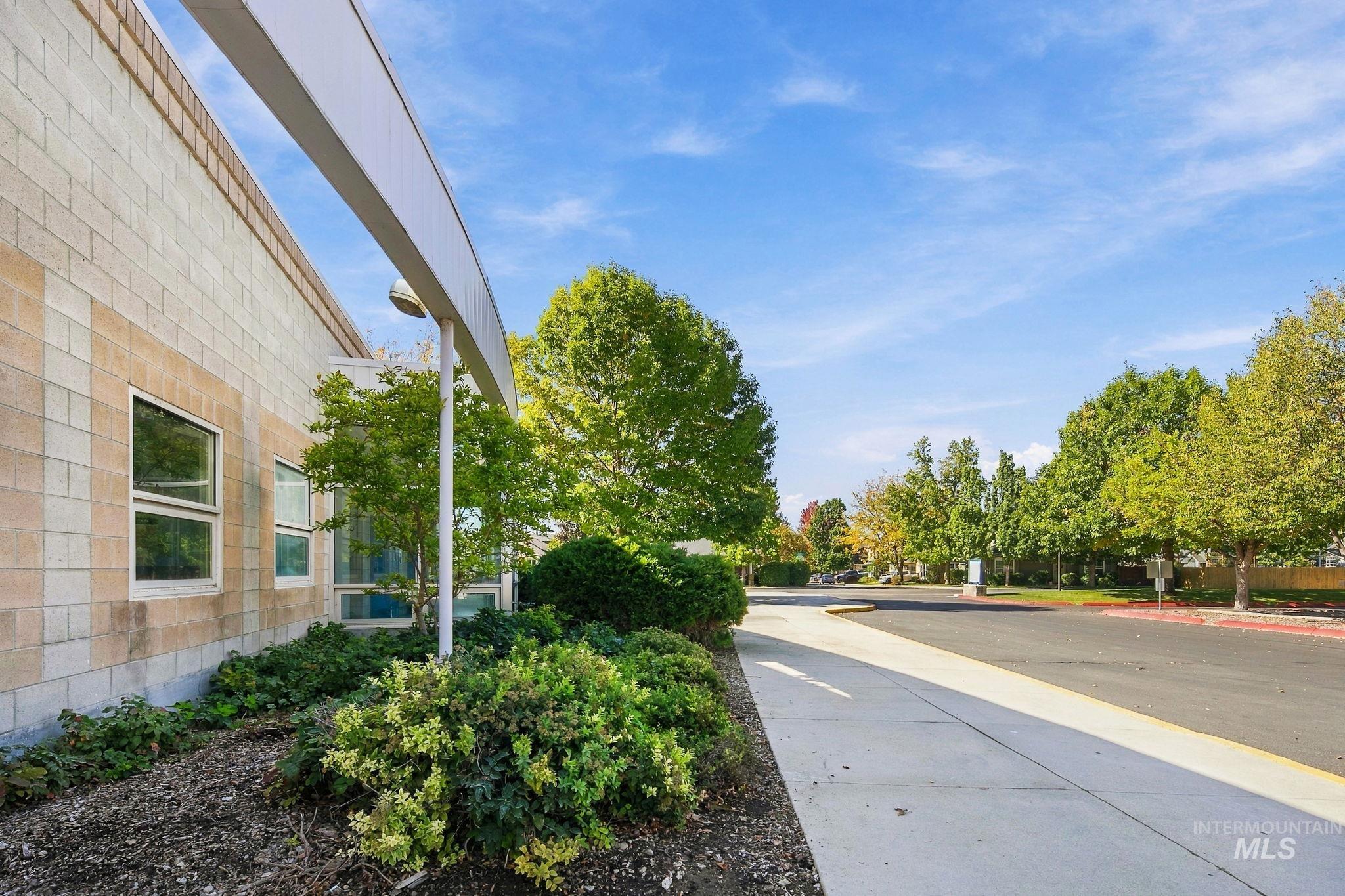 801 W Ivywild Lane, Boise, Idaho 83706, 3 Bedrooms, 2 Bathrooms, Residential For Sale, Price $489,000,MLS 99003049