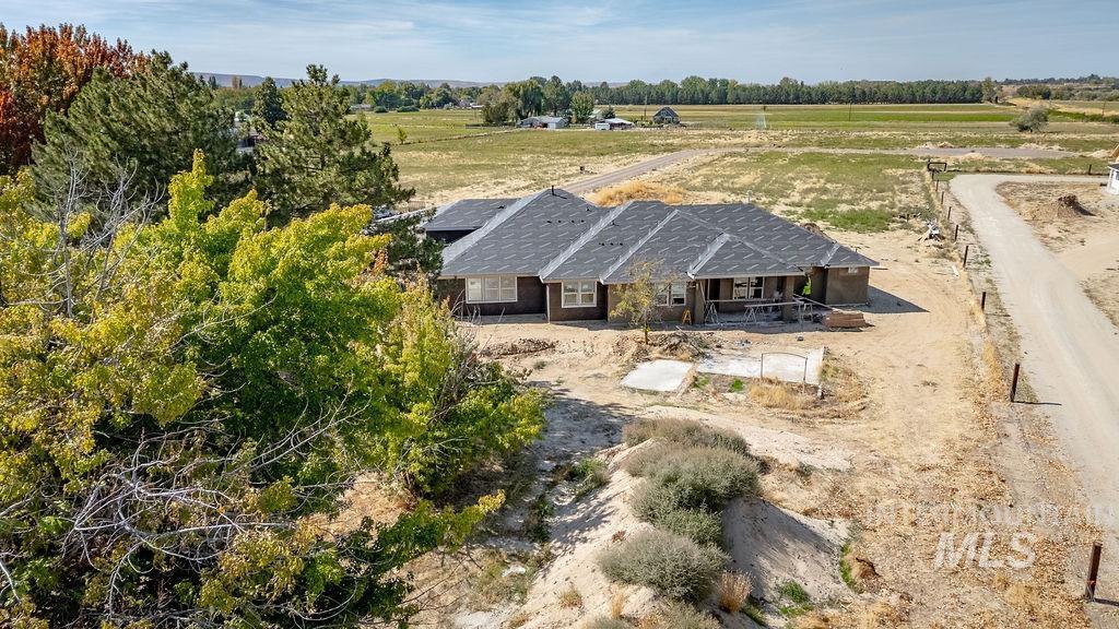 2572 Winchester Ln, Emmett, Idaho 83617, 3 Bedrooms, 2.5 Bathrooms, Residential For Sale, Price $960,000,MLS 99003050