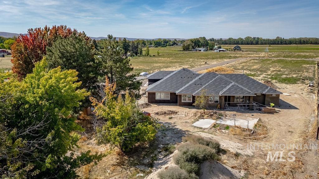 2572 Winchester Ln, Emmett, Idaho 83617, 3 Bedrooms, 2.5 Bathrooms, Residential For Sale, Price $960,000,MLS 99003050