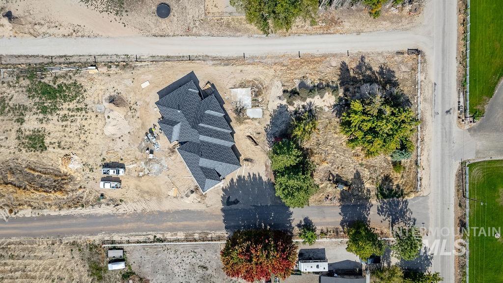 2572 Winchester Ln, Emmett, Idaho 83617, 3 Bedrooms, 2.5 Bathrooms, Residential For Sale, Price $960,000,MLS 99003050
