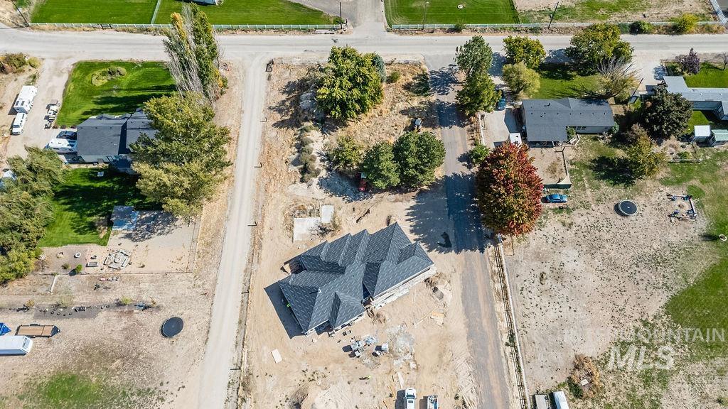 2572 Winchester Ln, Emmett, Idaho 83617, 3 Bedrooms, 2.5 Bathrooms, Residential For Sale, Price $960,000,MLS 99003050