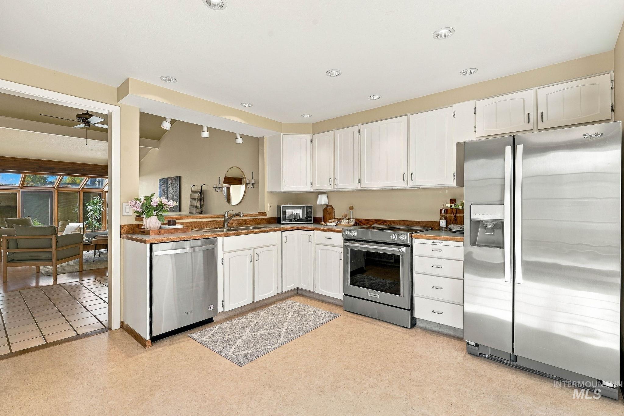 7255 W Cascade Dr, Boise, Idaho 83704, 1 Bedroom, 1.5 Bathrooms, Residential For Sale, Price $329,990,MLS 99003051