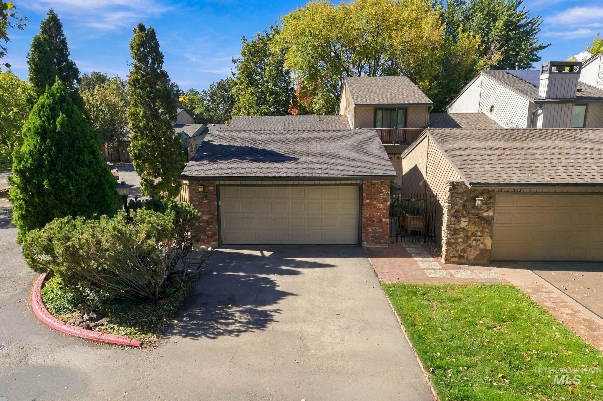 7255 W Cascade Dr, Boise, Idaho 83704, 1 Bedroom, 1.5 Bathrooms, Residential For Sale, Price $329,990,MLS 99003051