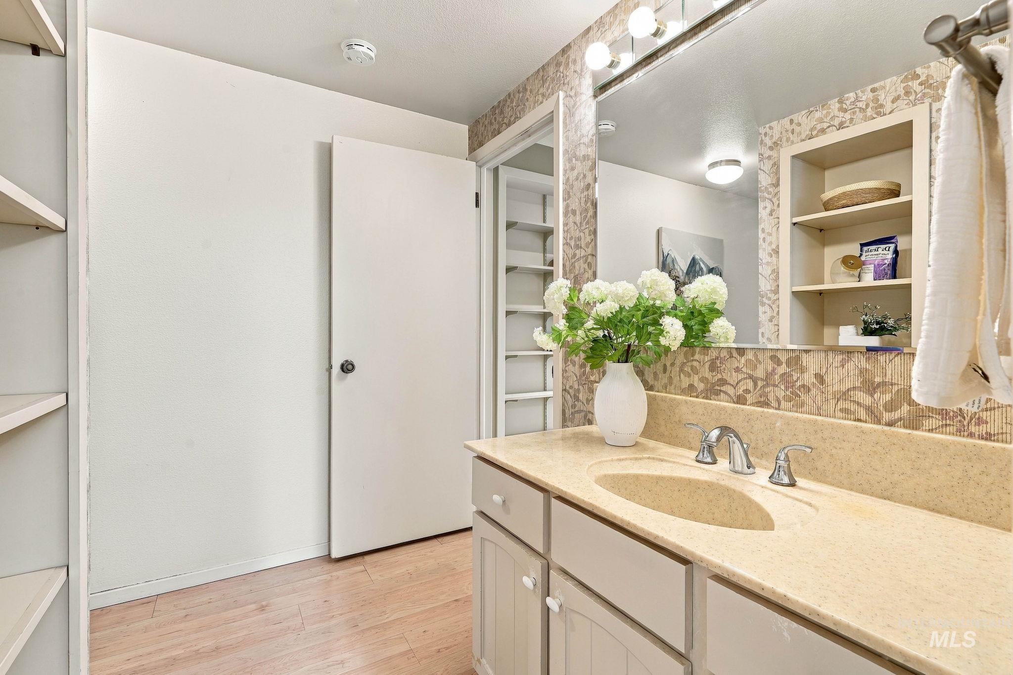7255 W Cascade Dr, Boise, Idaho 83704, 1 Bedroom, 1.5 Bathrooms, Residential For Sale, Price $329,990,MLS 99003051