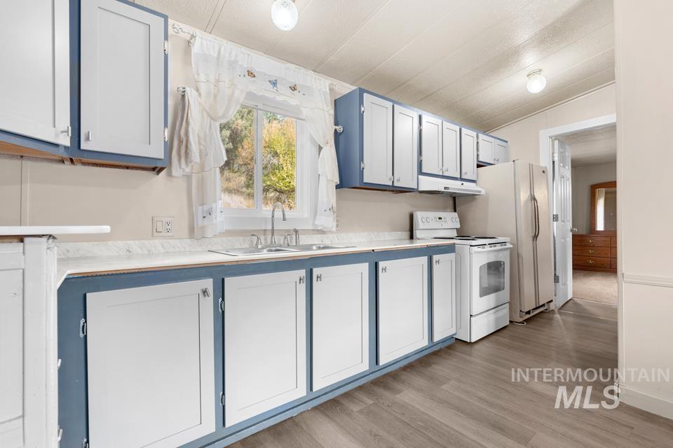 3487 Banks Lowman rd, Lowman, Idaho 83637, 2 Bedrooms, 2 Bathrooms, Residential For Sale, Price $450,000,MLS 99003053