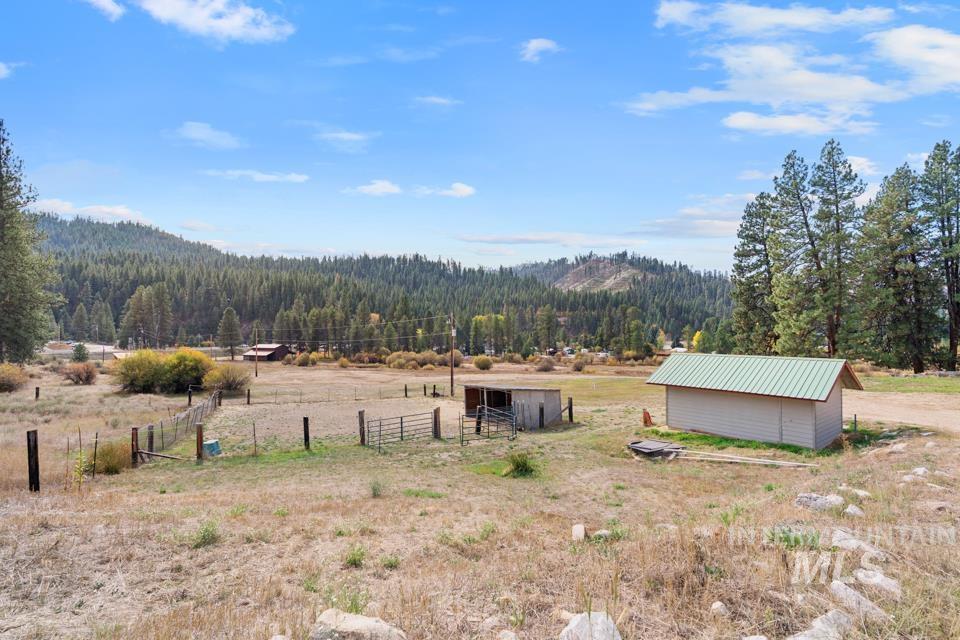 3487 Banks Lowman rd, Lowman, Idaho 83637, 2 Bedrooms, 2 Bathrooms, Residential For Sale, Price $450,000,MLS 99003053