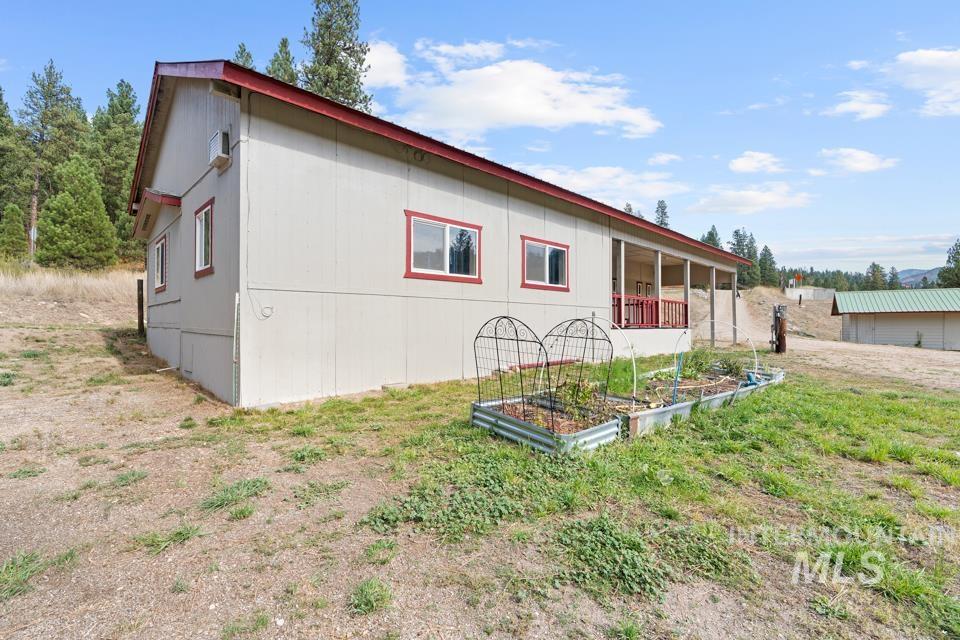 3487 Banks Lowman rd, Lowman, Idaho 83637, 2 Bedrooms, 2 Bathrooms, Residential For Sale, Price $450,000,MLS 99003053