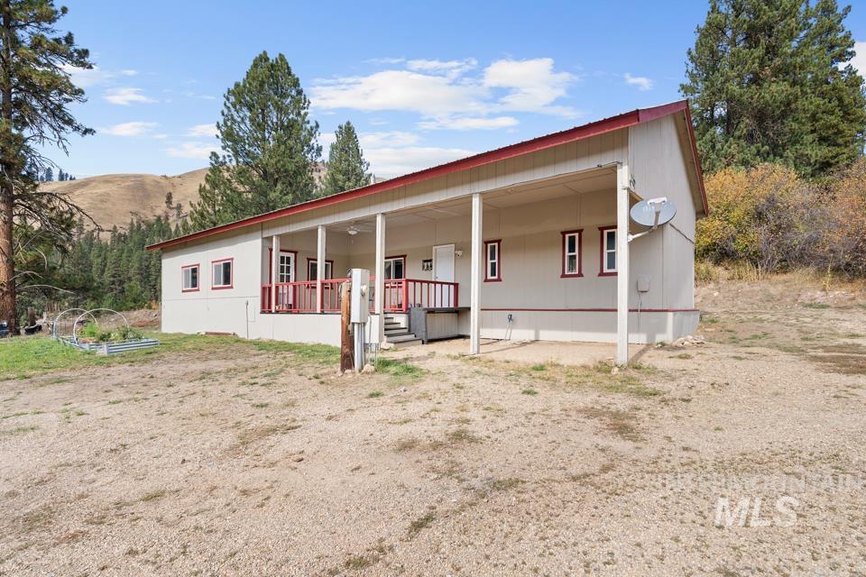 3487 Banks Lowman rd, Lowman, Idaho 83637, 2 Bedrooms, 2 Bathrooms, Residential For Sale, Price $450,000,MLS 99003053