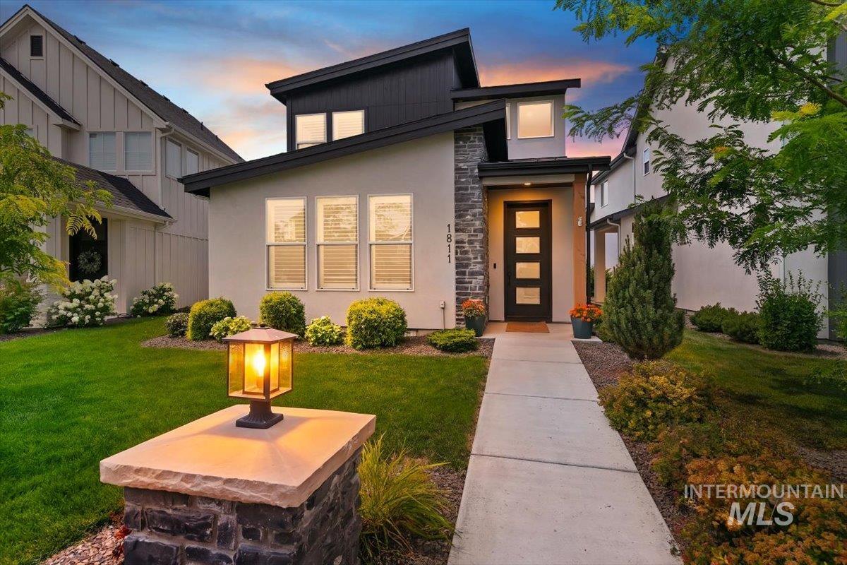 1811 E Knobcone Drive, Meridian, Idaho 83642, 3 Bedrooms, 2.5 Bathrooms, Residential For Sale, Price $514,900,MLS 99003054