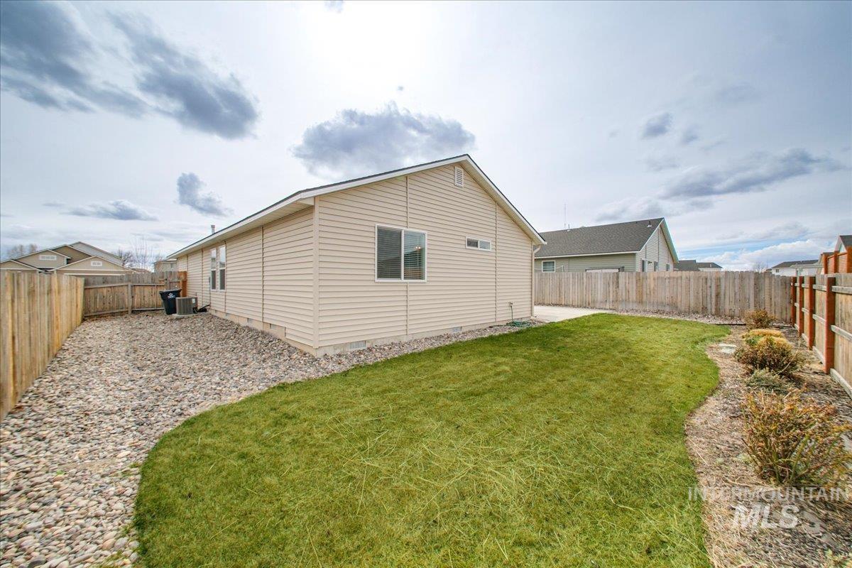 11800 Richmond St, Caldwell, Idaho 83605, 3 Bedrooms, 2 Bathrooms, Residential For Sale, Price $379,000,MLS 99003055