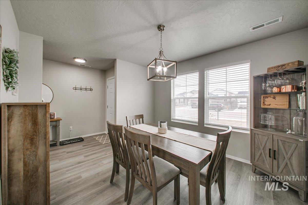 11800 Richmond St, Caldwell, Idaho 83605, 3 Bedrooms, 2 Bathrooms, Residential For Sale, Price $379,000,MLS 99003055