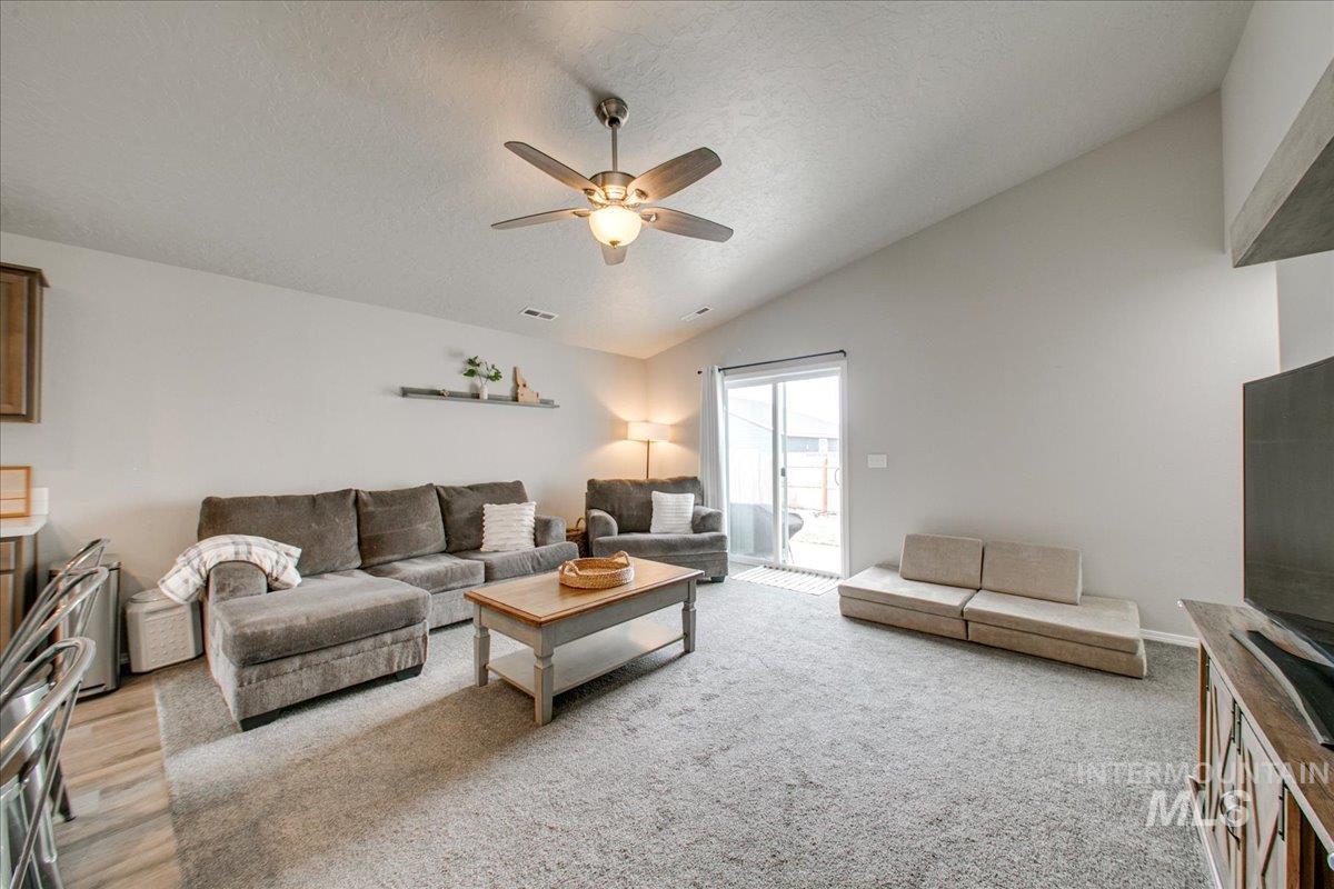 11800 Richmond St, Caldwell, Idaho 83605, 3 Bedrooms, 2 Bathrooms, Residential For Sale, Price $379,000,MLS 99003055