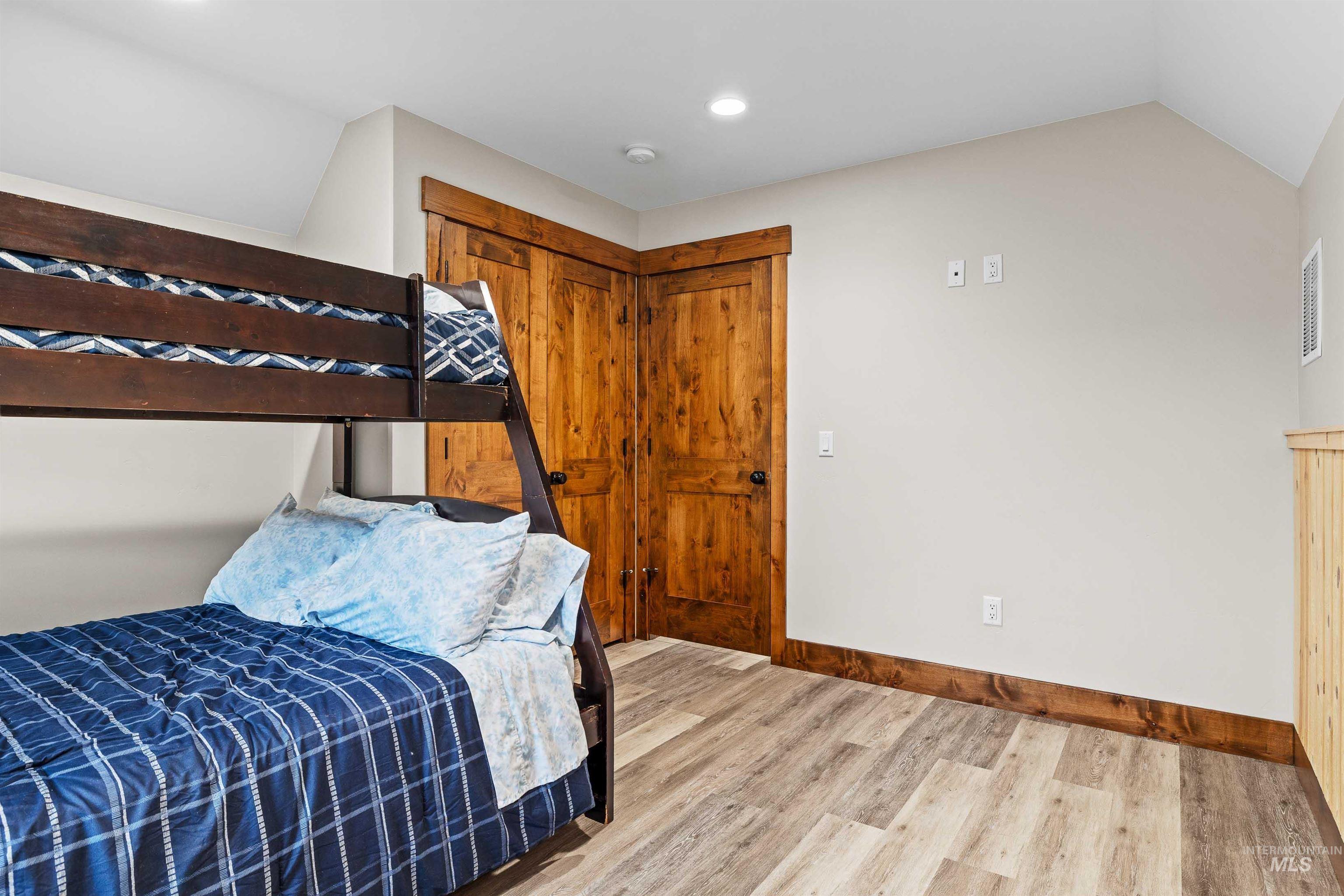 872 E Shootin Iron Rd, Almo, Idaho 83342, 5 Bedrooms, 3 Bathrooms, Residential For Sale, Price $1,100,000,MLS 99003056