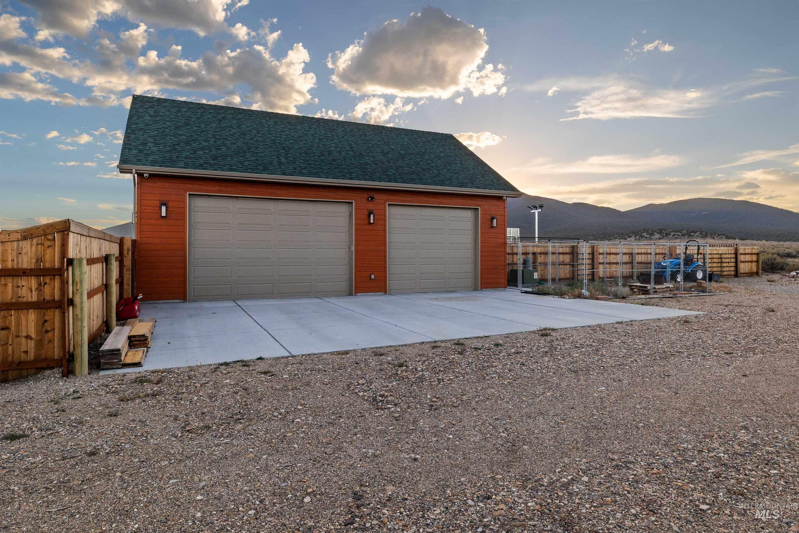 872 E Shootin Iron Rd, Almo, Idaho 83342, 5 Bedrooms, 3 Bathrooms, Residential For Sale, Price $1,100,000,MLS 99003056