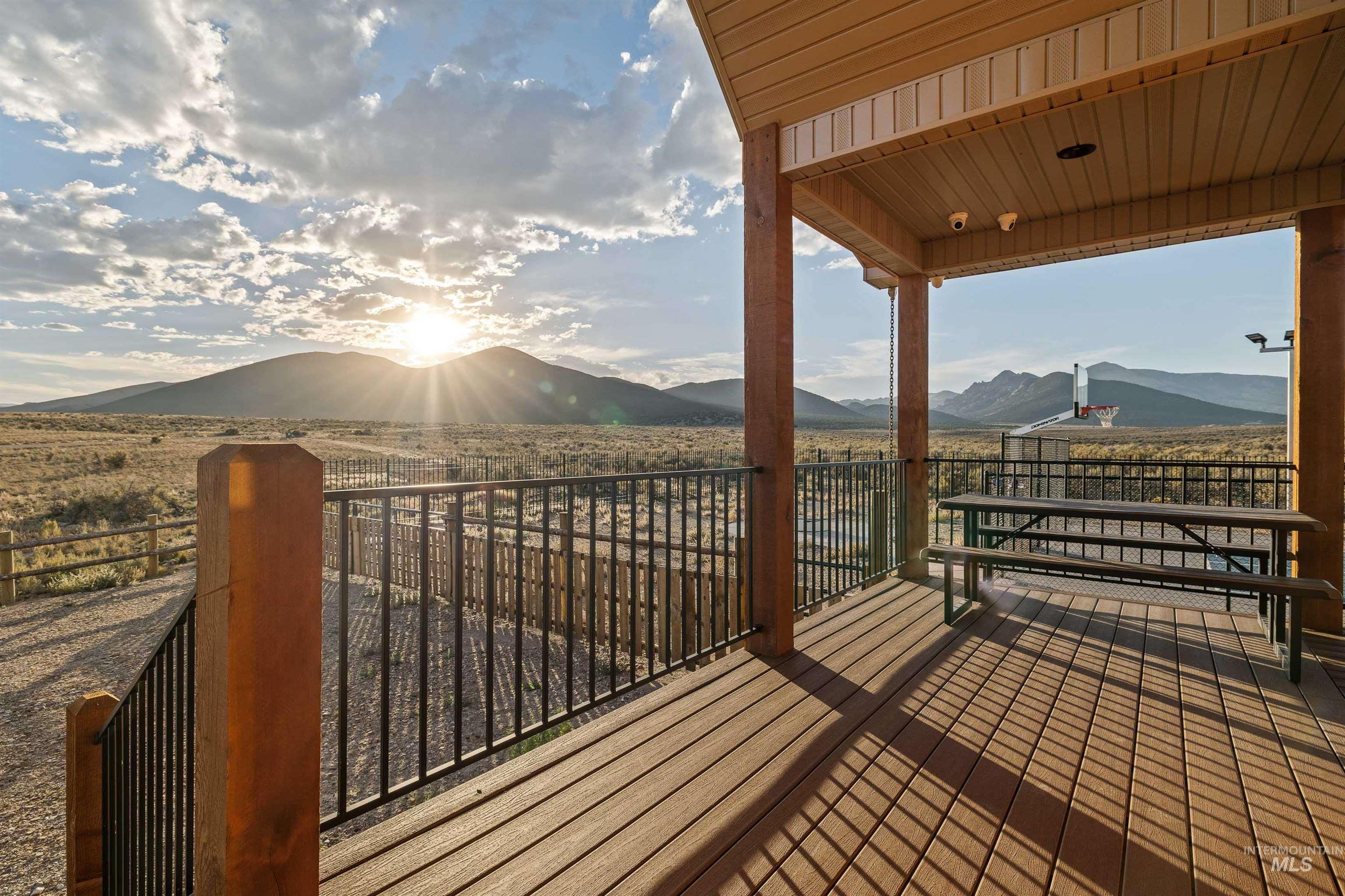 872 E Shootin Iron Rd, Almo, Idaho 83342, 5 Bedrooms, 3 Bathrooms, Residential For Sale, Price $1,100,000,MLS 99003056