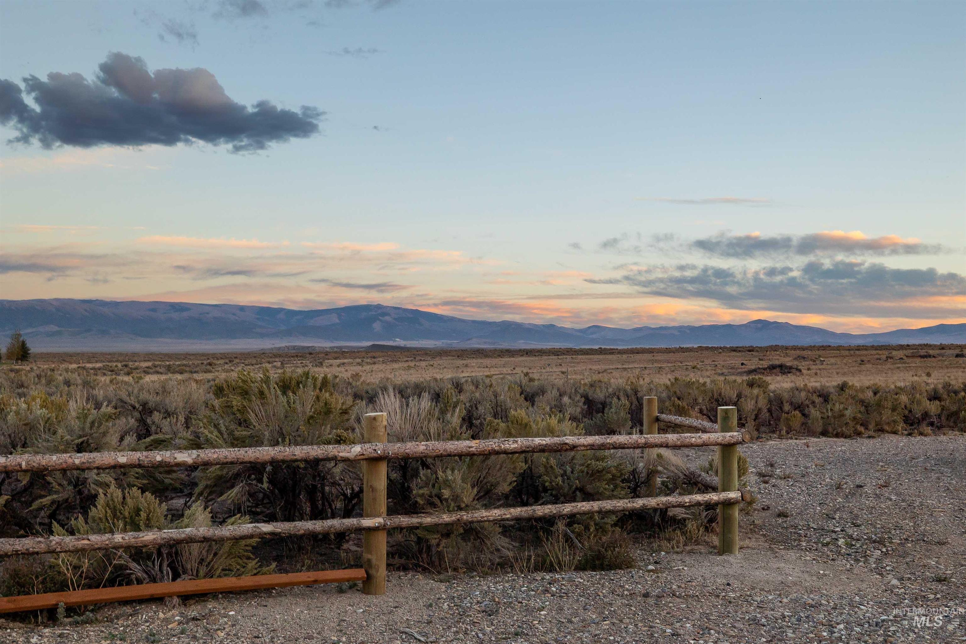 872 E Shootin Iron Rd, Almo, Idaho 83342, 5 Bedrooms, 3 Bathrooms, Residential For Sale, Price $1,100,000,MLS 99003056