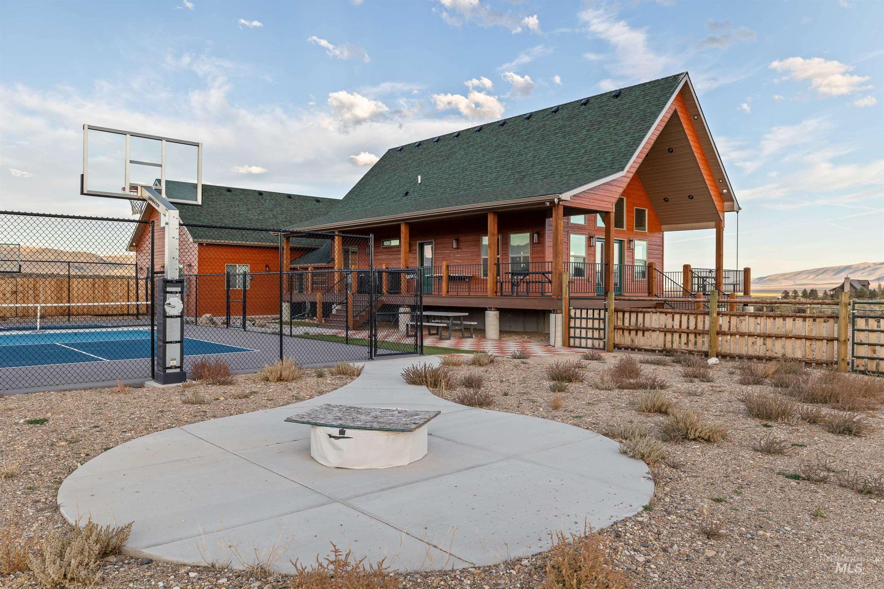 872 E Shootin Iron Rd, Almo, Idaho 83342, 5 Bedrooms, 3 Bathrooms, Residential For Sale, Price $1,100,000,MLS 99003056
