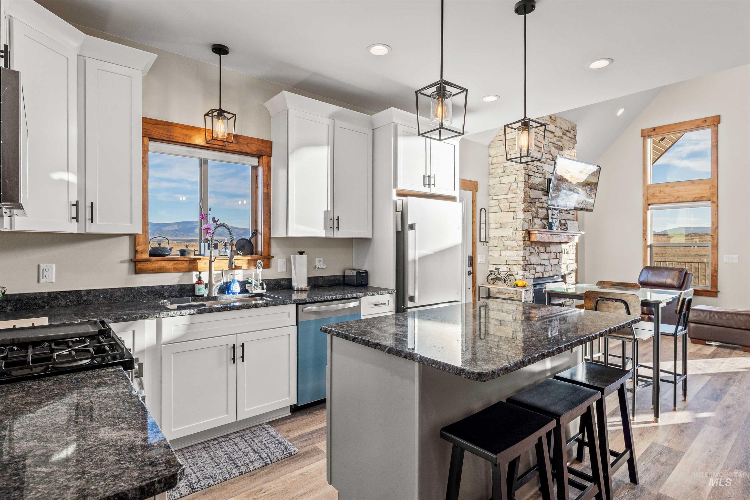 872 E Shootin Iron Rd, Almo, Idaho 83342, 5 Bedrooms, 3 Bathrooms, Residential For Sale, Price $1,100,000,MLS 99003056