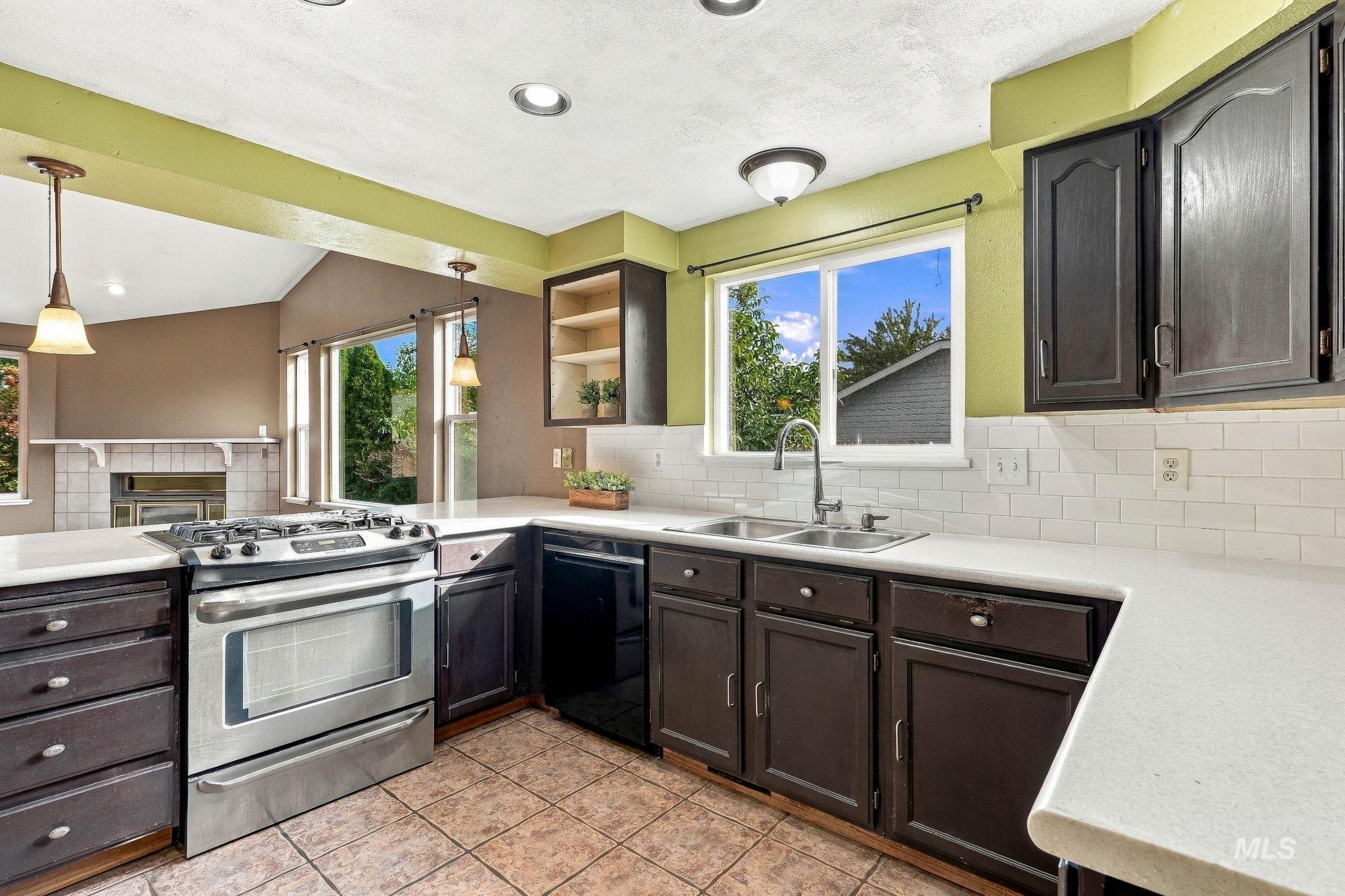 2512 W Flamingo Ave, Nampa, Idaho 83651, 3 Bedrooms, 2 Bathrooms, Residential For Sale, Price $384,900,MLS 99003057