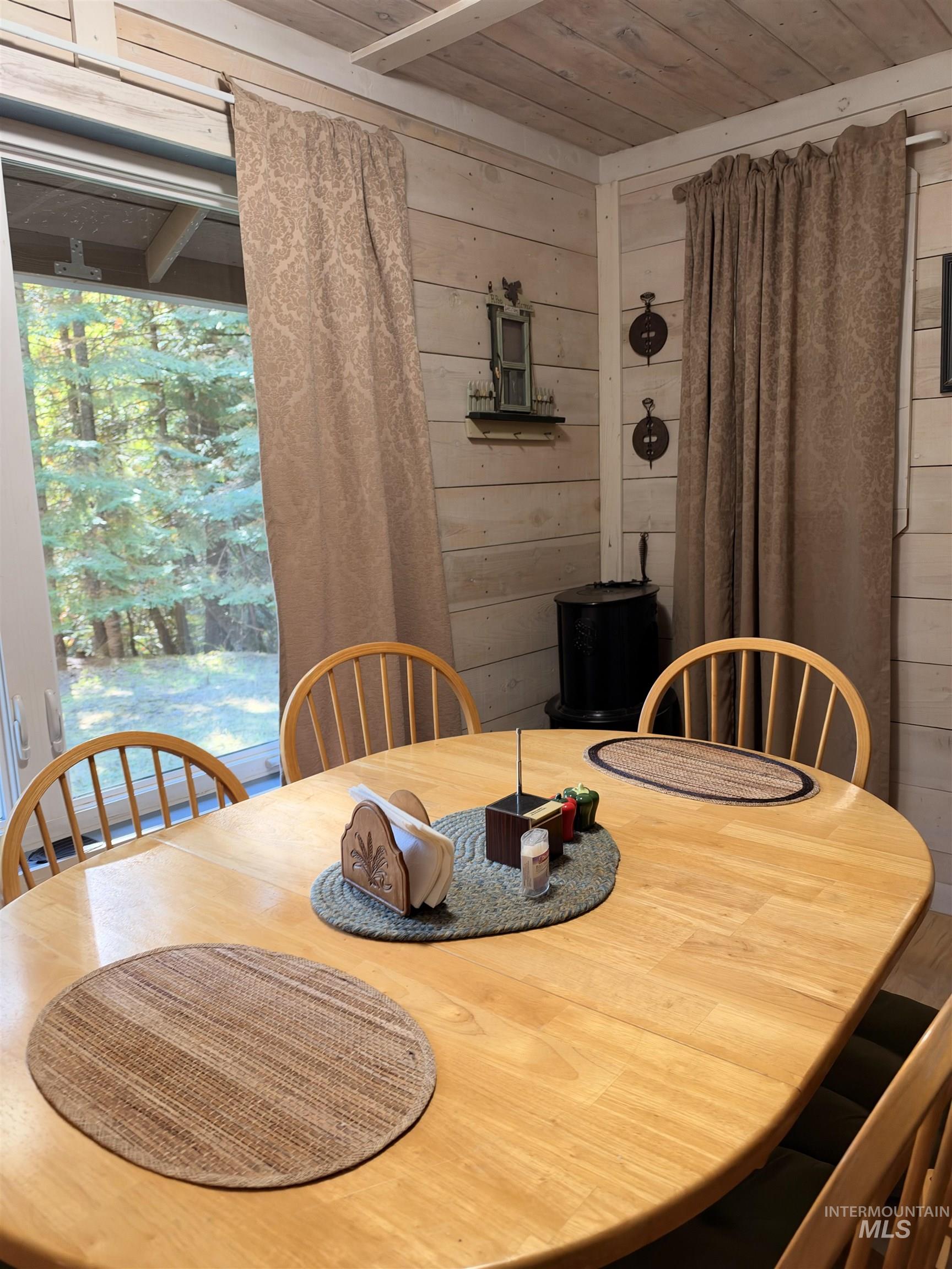 687 Big Cedar Road, Kooskia, Idaho 83539, 2 Bedrooms, 3 Bathrooms, Residential For Sale, Price $498,500,MLS 99003058