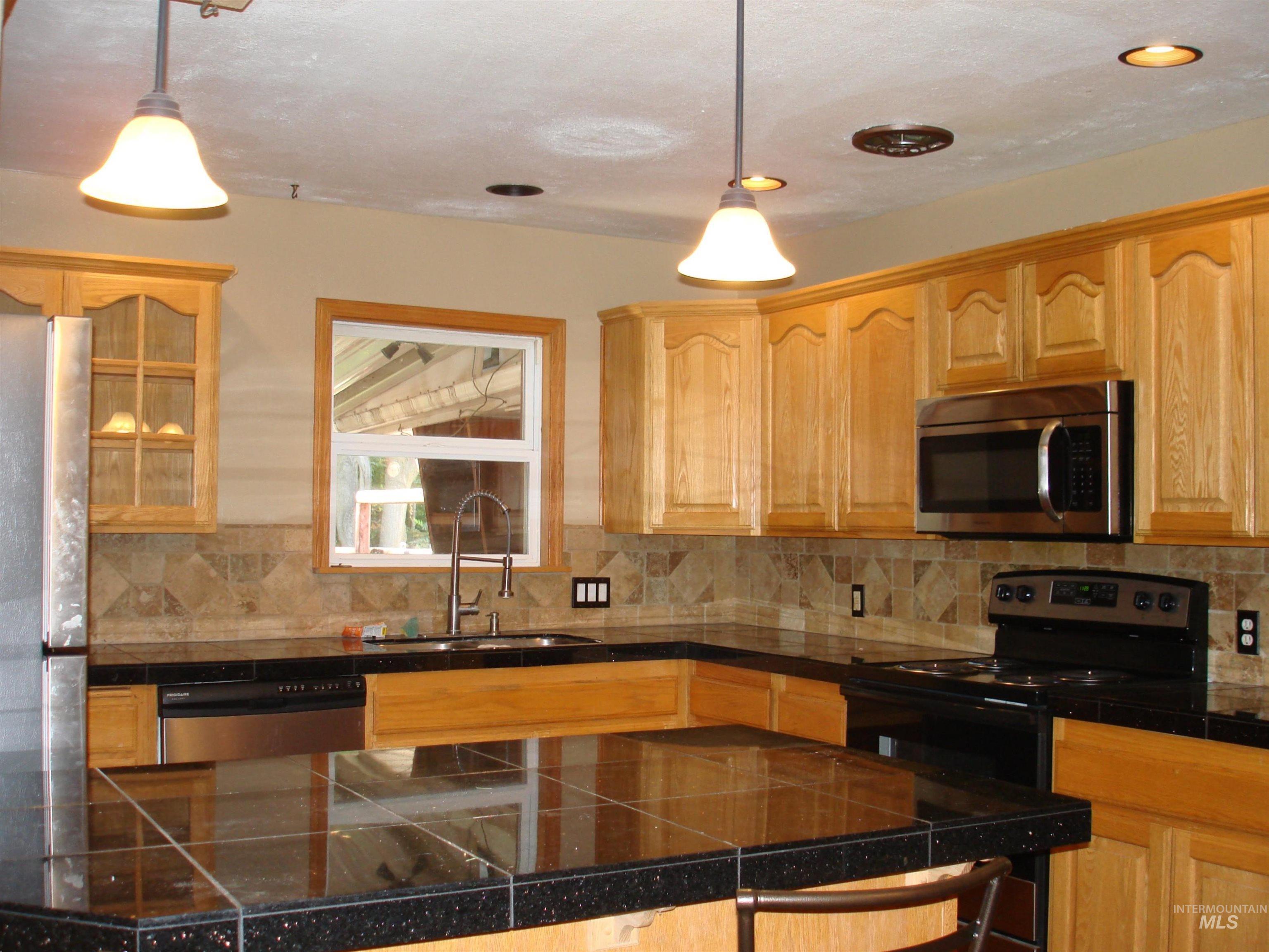 2004 3rd Ave N, Payette, Idaho 83661, 3 Bedrooms, 2 Bathrooms, Residential For Sale, Price $319,000,MLS 99003059