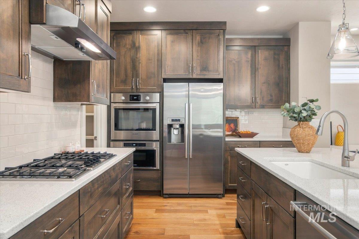 6161 N Vicenza Ln, Meridian, Idaho 83646, 3 Bedrooms, 2 Bathrooms, Residential For Sale, Price $539,900,MLS 99003061