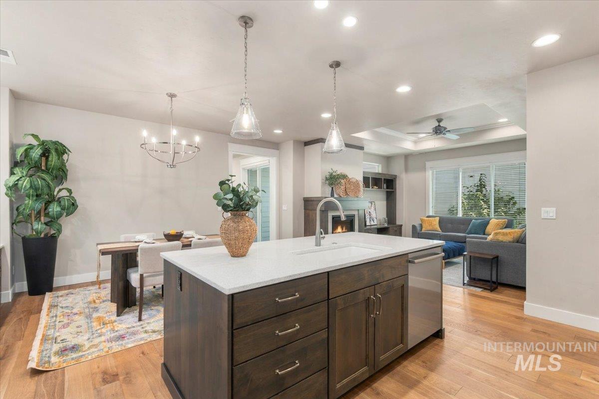 6161 N Vicenza Ln, Meridian, Idaho 83646, 3 Bedrooms, 2 Bathrooms, Residential For Sale, Price $539,900,MLS 99003061