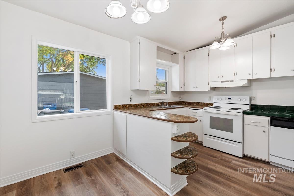 3334 W Good St, Boise, Idaho 83703, 2 Bedrooms, 1 Bathroom, Residential For Sale, Price $479,000,MLS 99003062