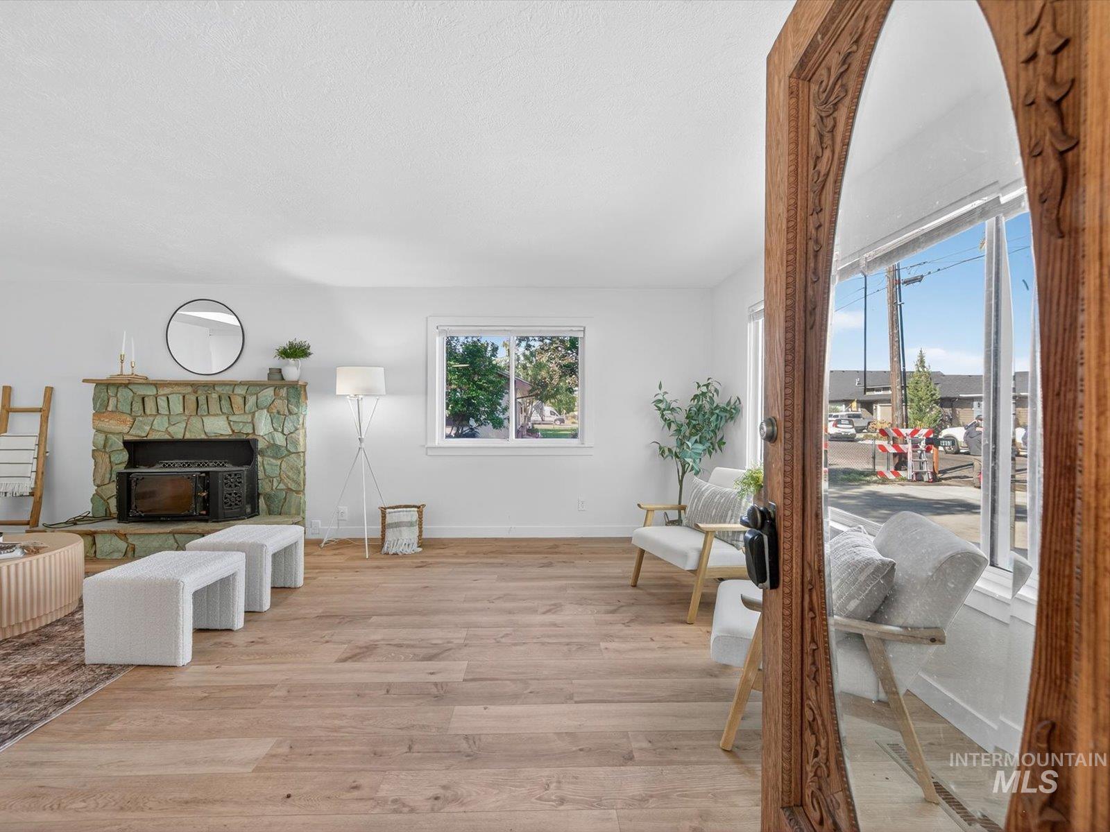 6415 W Saxton Ave., Boise, Idaho 83714, 3 Bedrooms, 1.5 Bathrooms, Residential Income For Sale, Price $629,900, 99003065