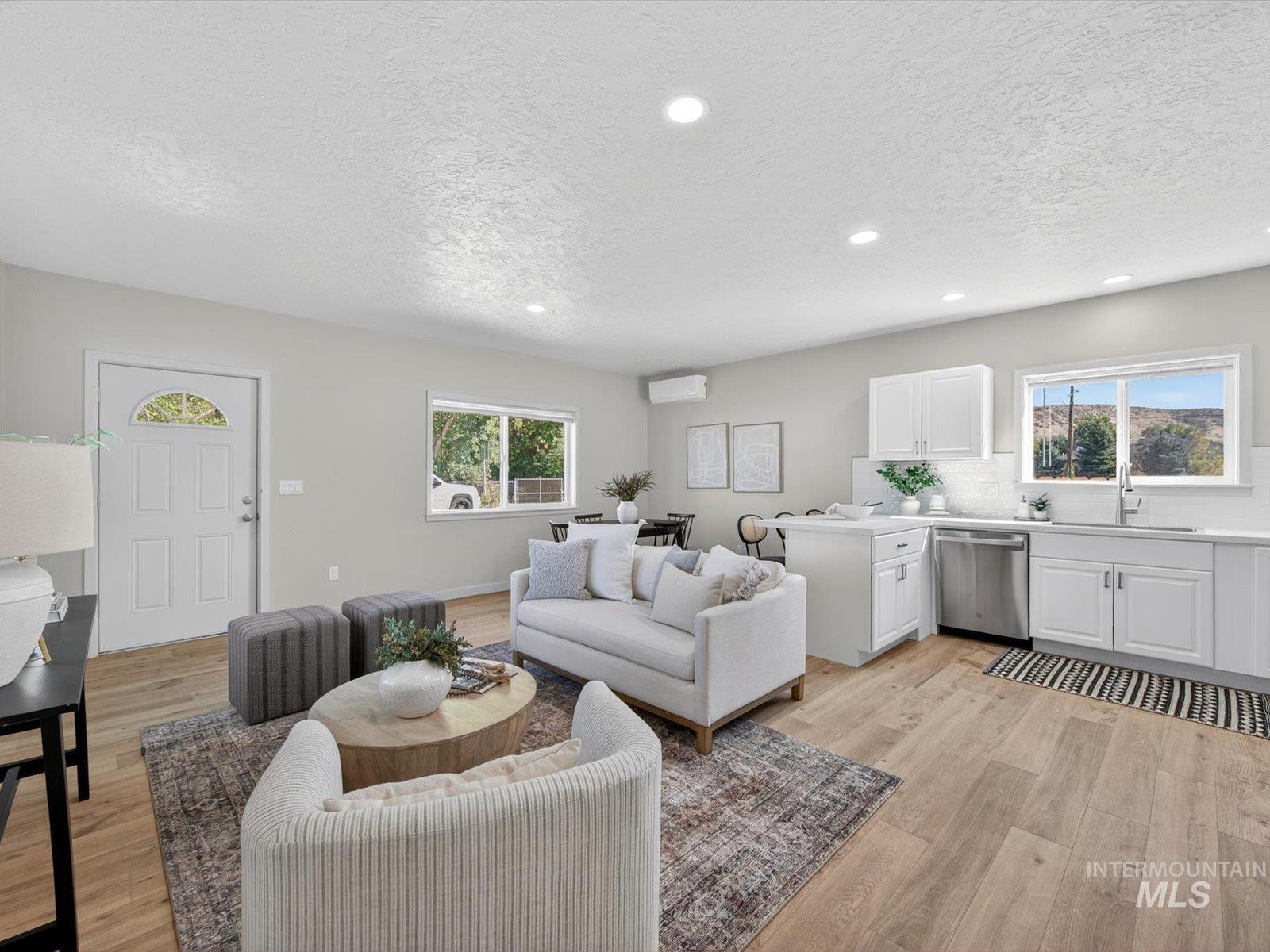 6415 W Saxton Ave., Boise, Idaho 83714, 5 Bedrooms, 3.5 Bathrooms, Residential For Sale, Price $629,900,MLS 99003066