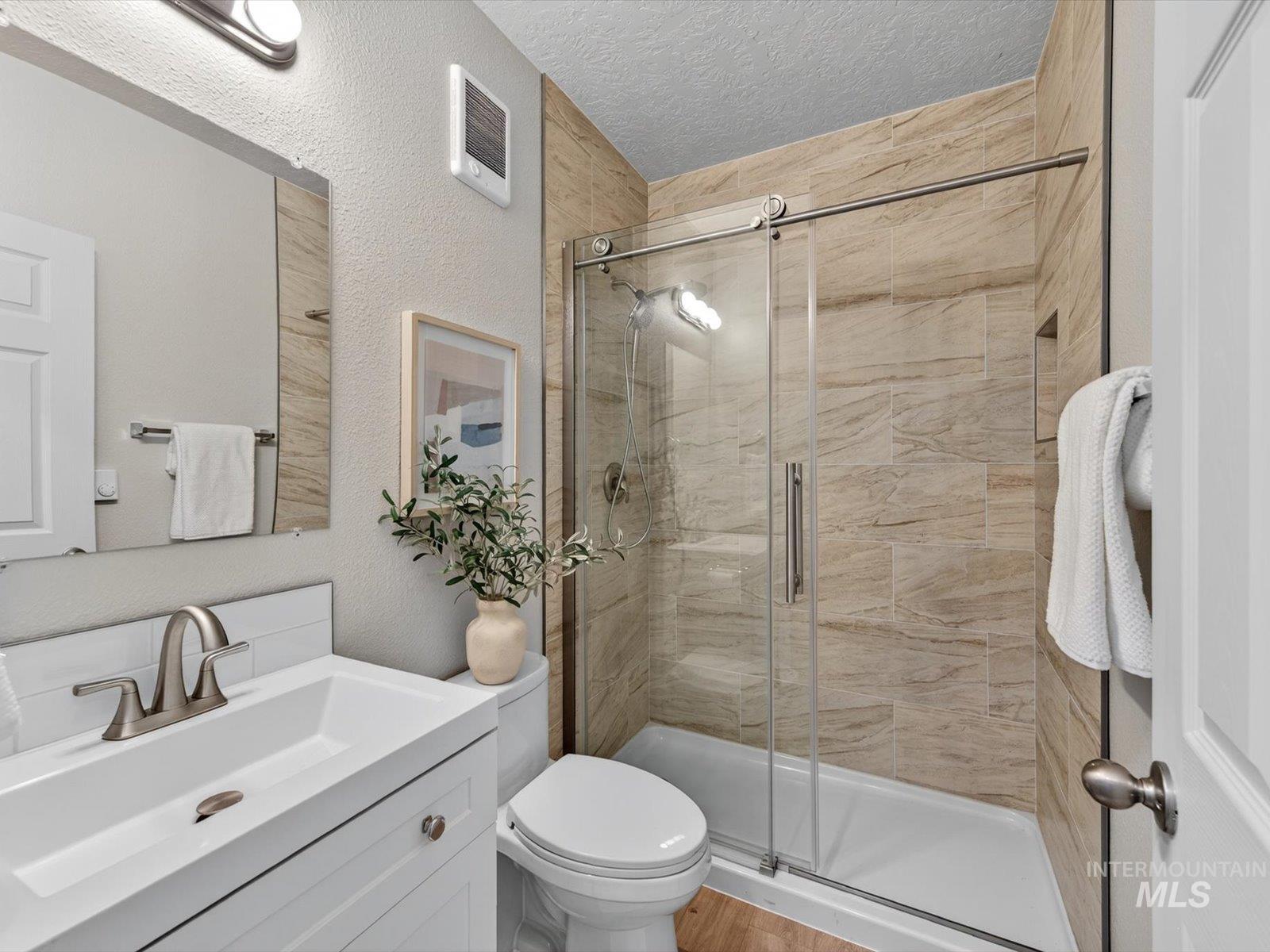 6415 W Saxton Ave., Boise, Idaho 83714, 5 Bedrooms, 3.5 Bathrooms, Residential For Sale, Price $629,900,MLS 99003066