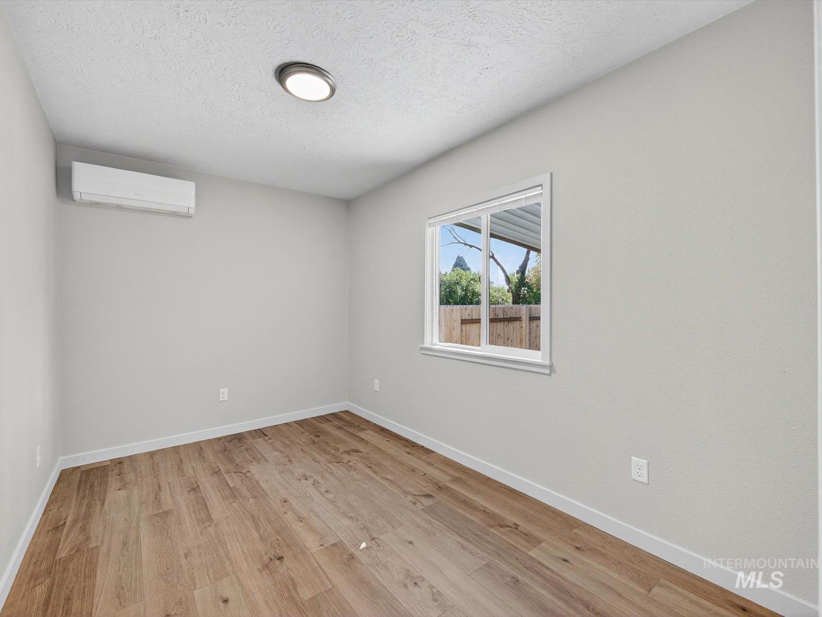 6415 W Saxton Ave., Boise, Idaho 83714, 5 Bedrooms, 3.5 Bathrooms, Residential For Sale, Price $629,900,MLS 99003066
