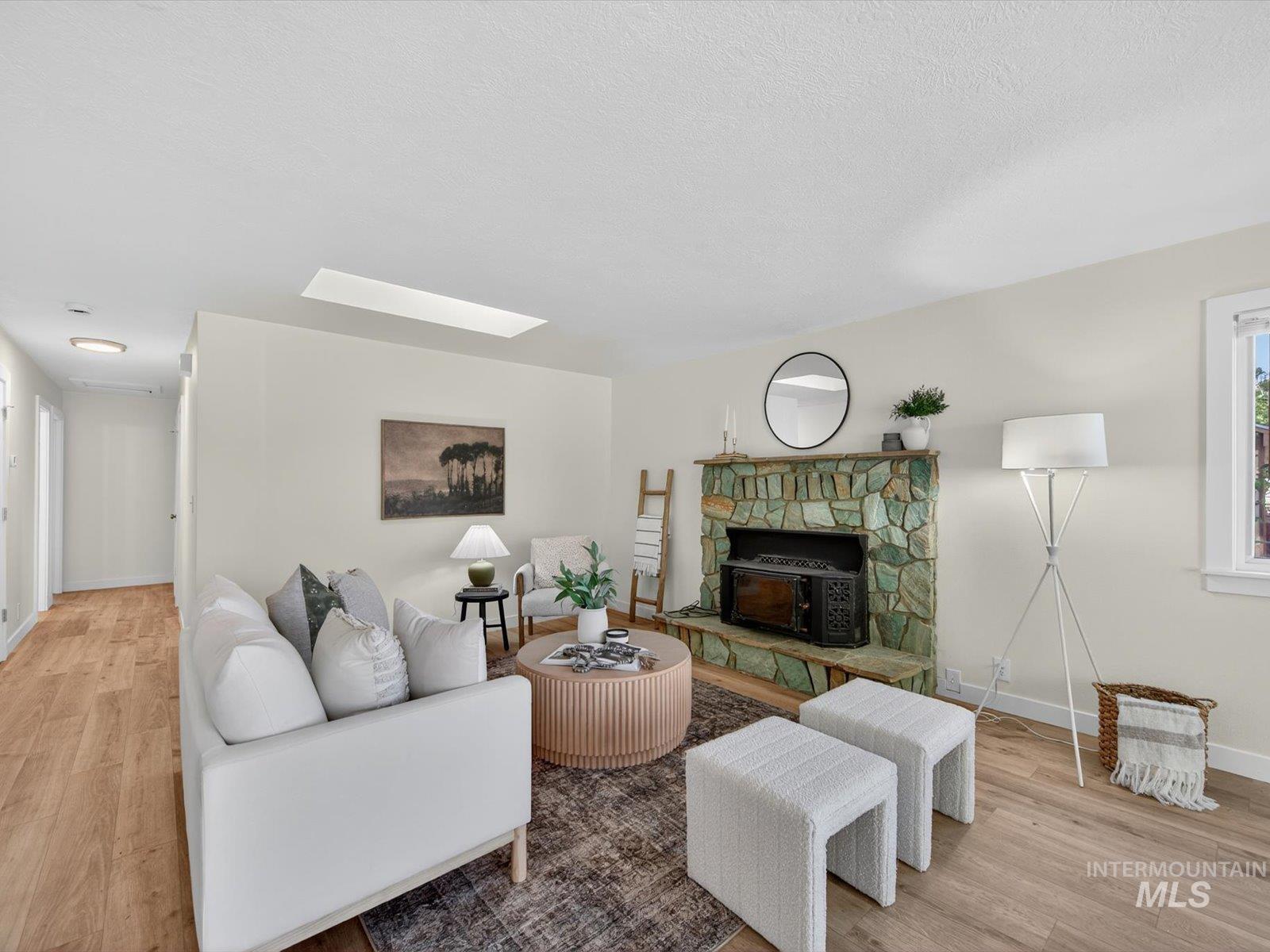 6415 W Saxton Ave., Boise, Idaho 83714, 5 Bedrooms, 3.5 Bathrooms, Residential For Sale, Price $629,900,MLS 99003066