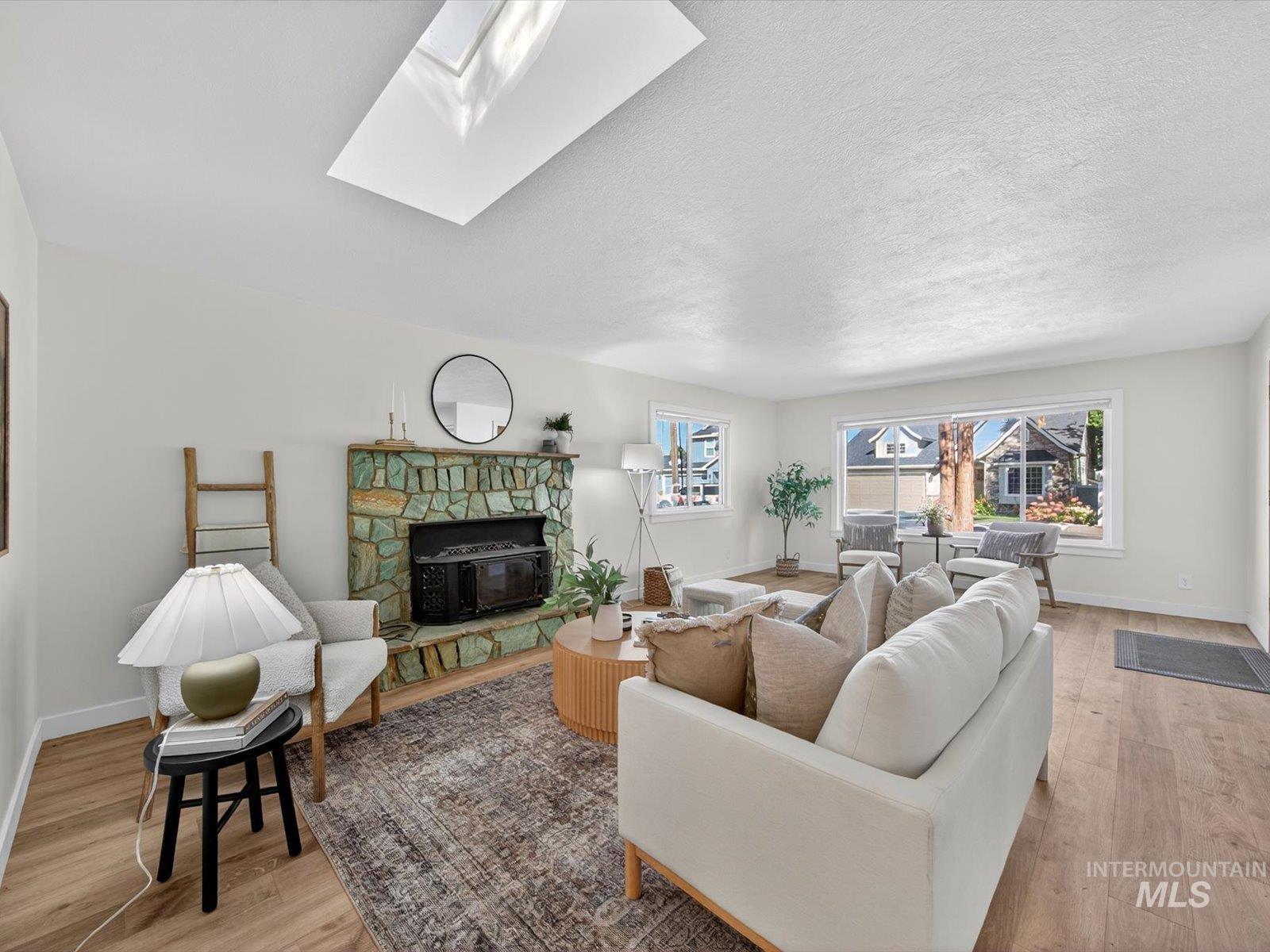 6415 W Saxton Ave., Boise, Idaho 83714, 5 Bedrooms, 3.5 Bathrooms, Residential For Sale, Price $629,900,MLS 99003066