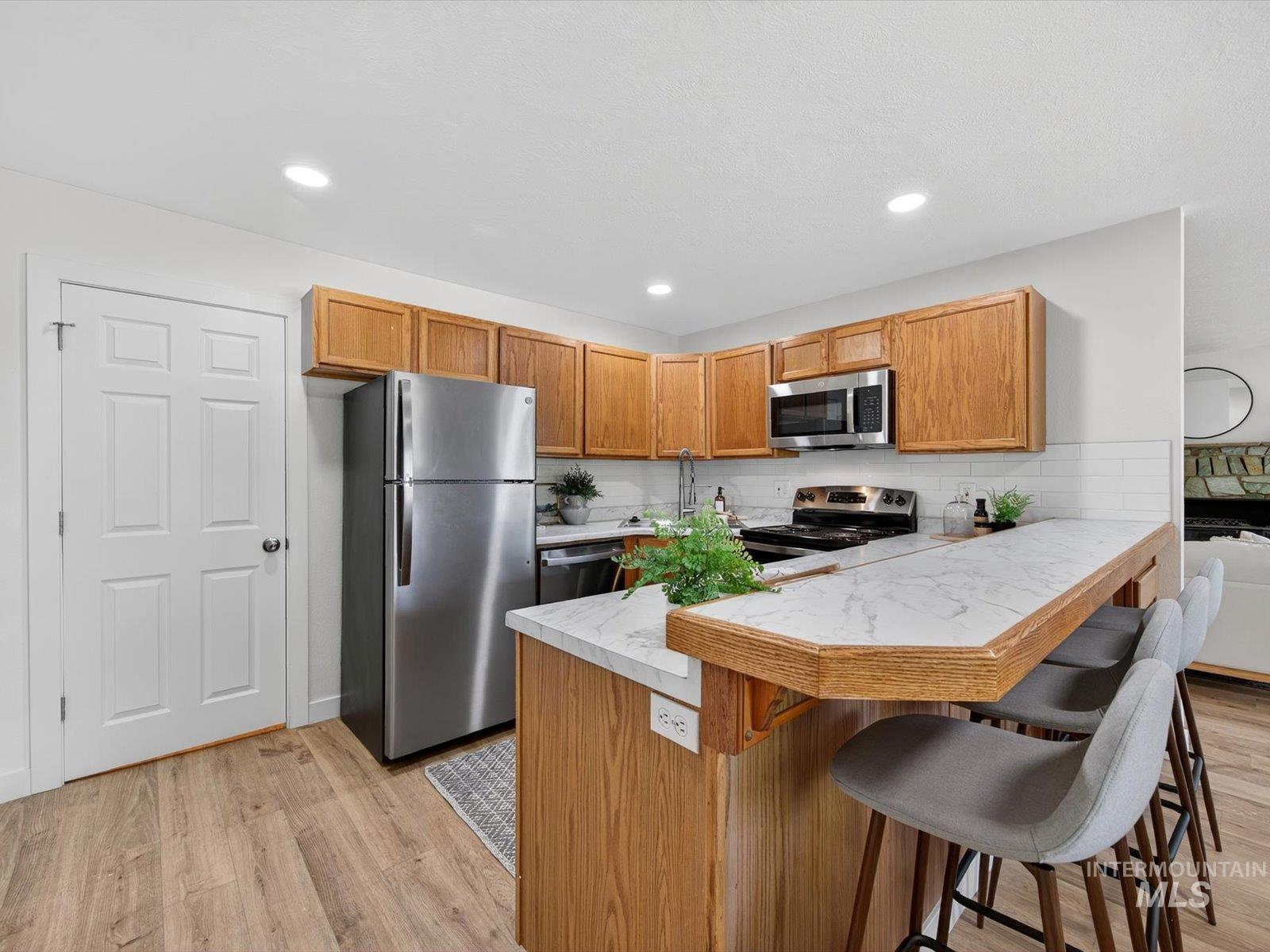 6415 W Saxton Ave., Boise, Idaho 83714, 5 Bedrooms, 3.5 Bathrooms, Residential For Sale, Price $629,900,MLS 99003066